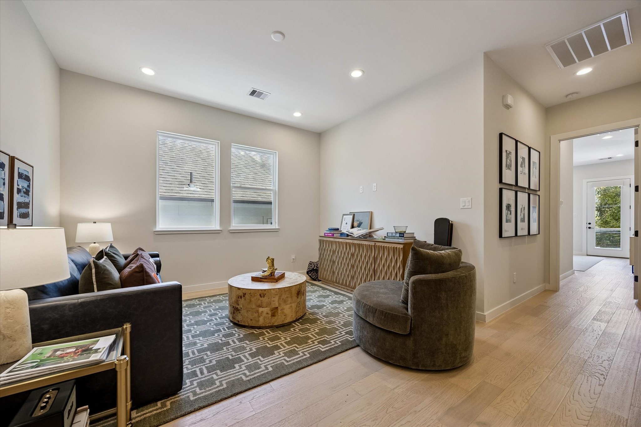 5532 Darling Street Property Photo 16