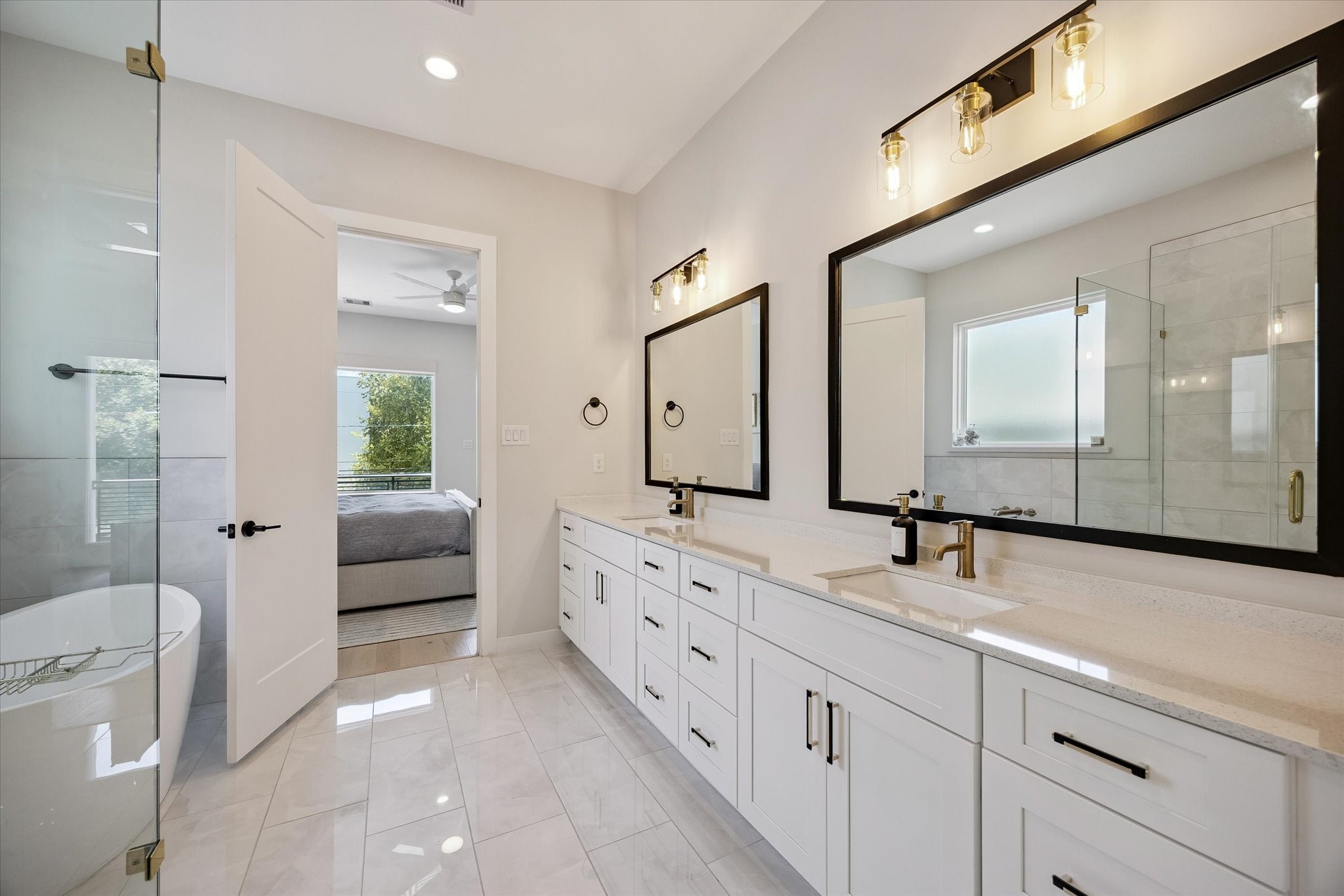 5532 Darling Street Property Photo 21