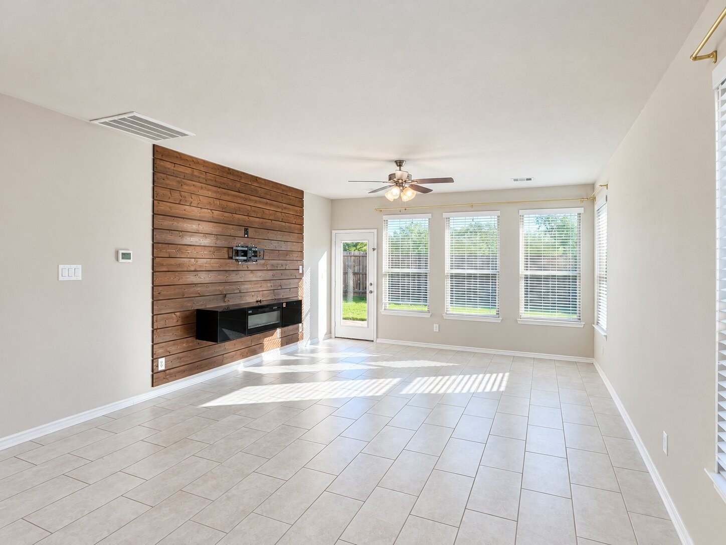 17758 White Lightning Way Property Photo 6