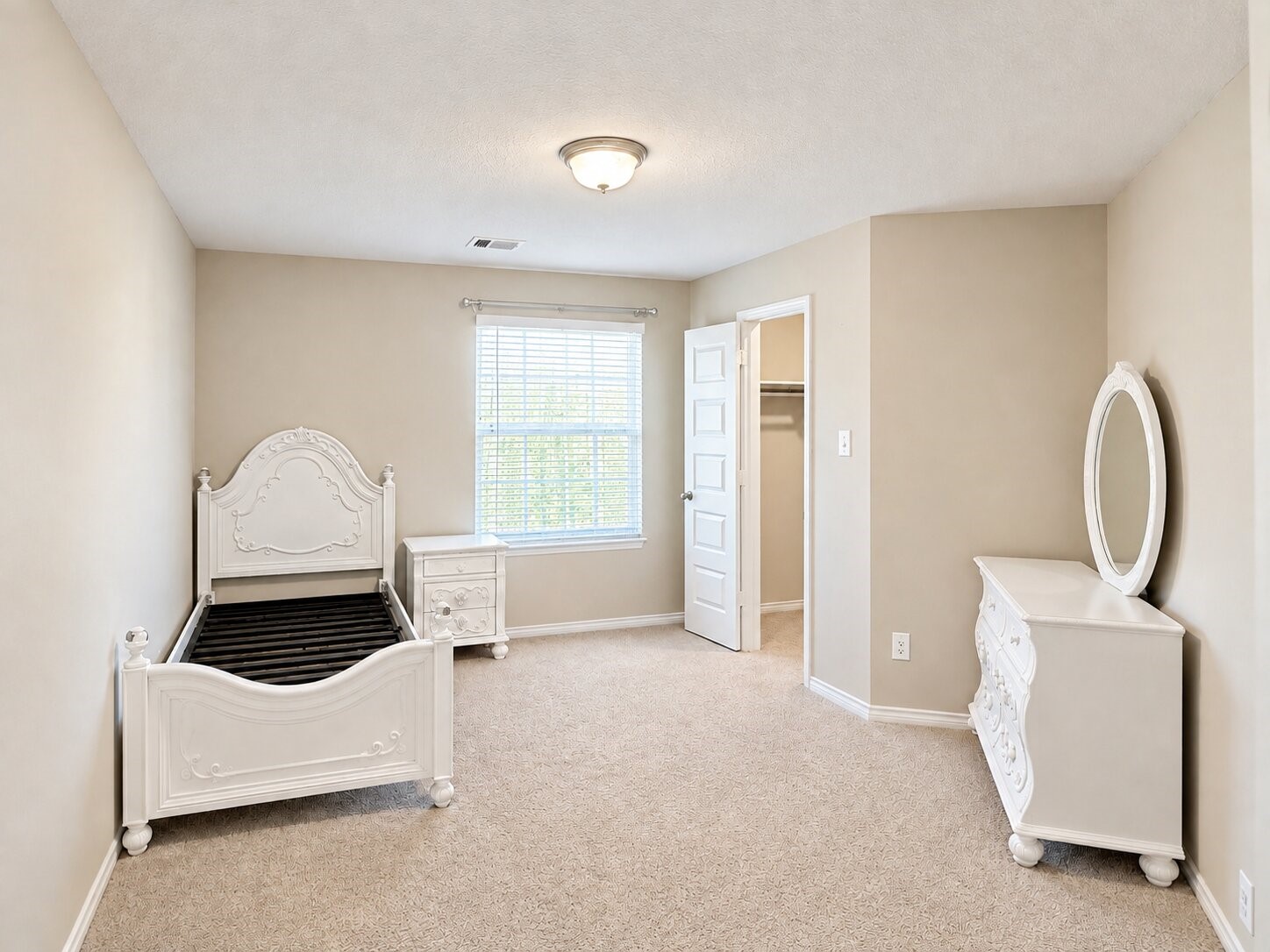 17758 White Lightning Way Property Photo 14