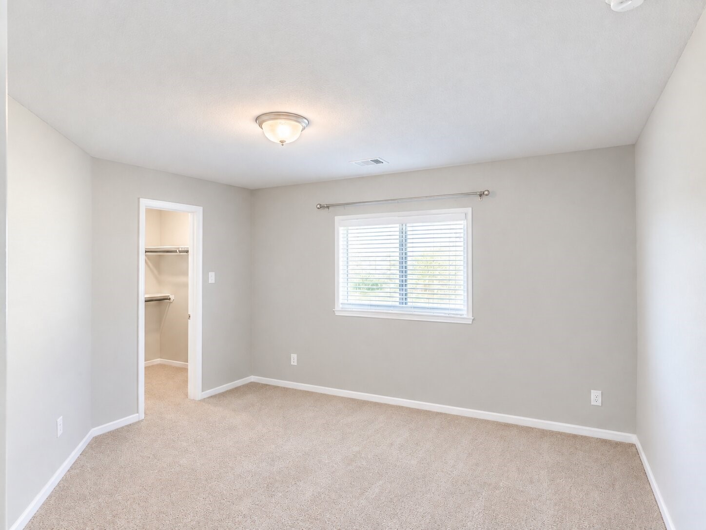 17758 White Lightning Way Property Photo 15