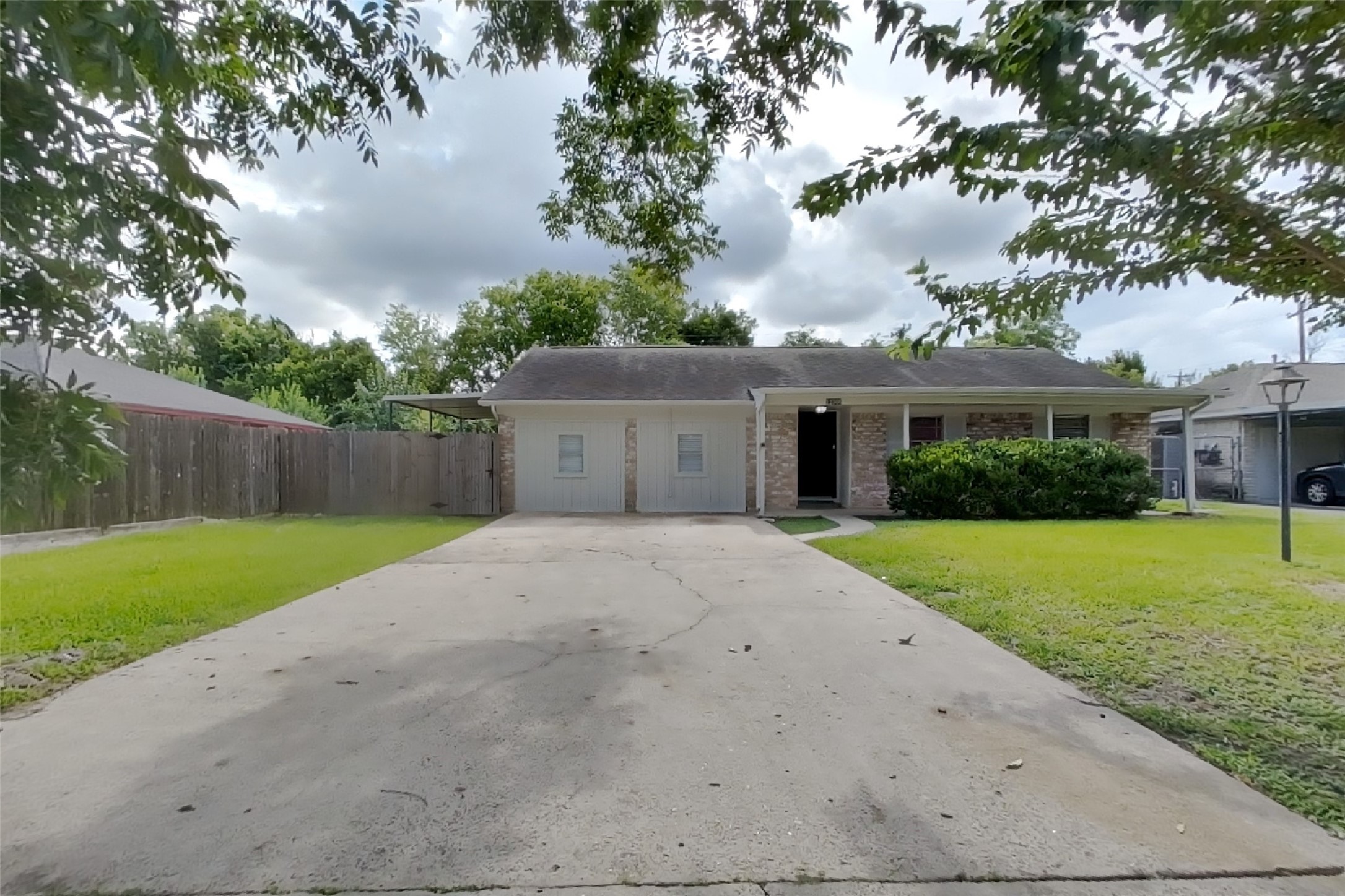 12306 Foxridge Drive Property Photo 1