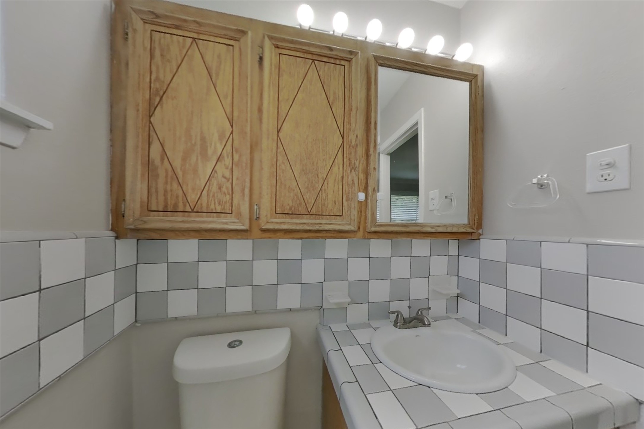 12306 Foxridge Drive Property Photo 8