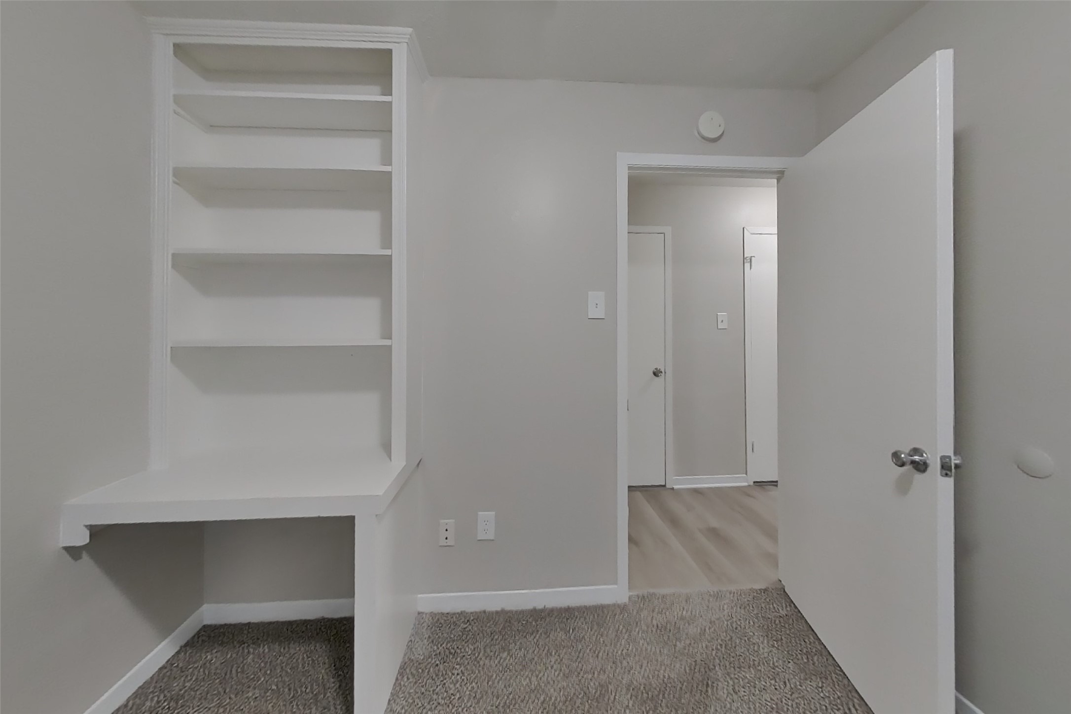 12306 Foxridge Drive Property Photo 10