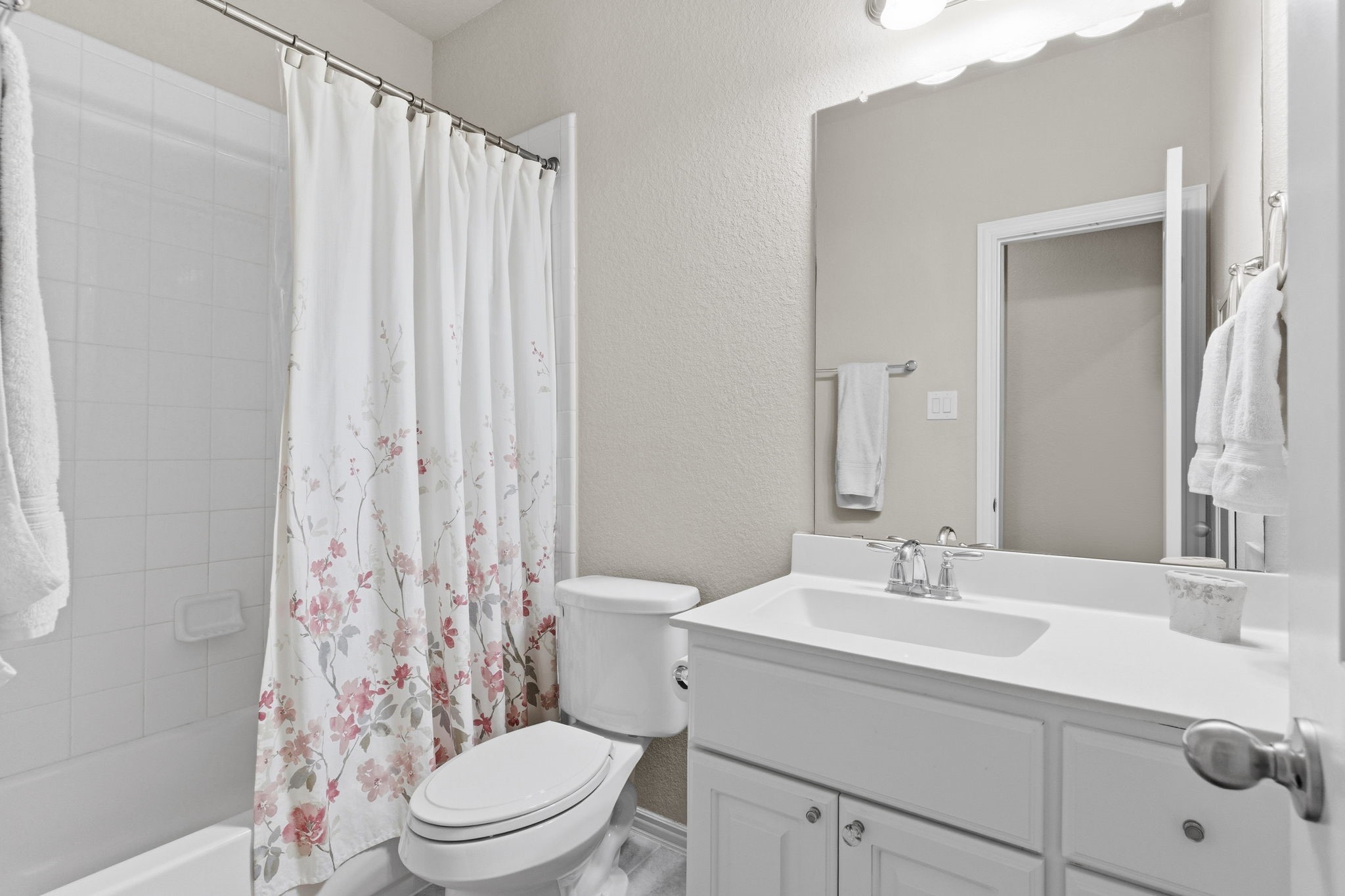 17014 Wellinghoff Court Property Photo 8