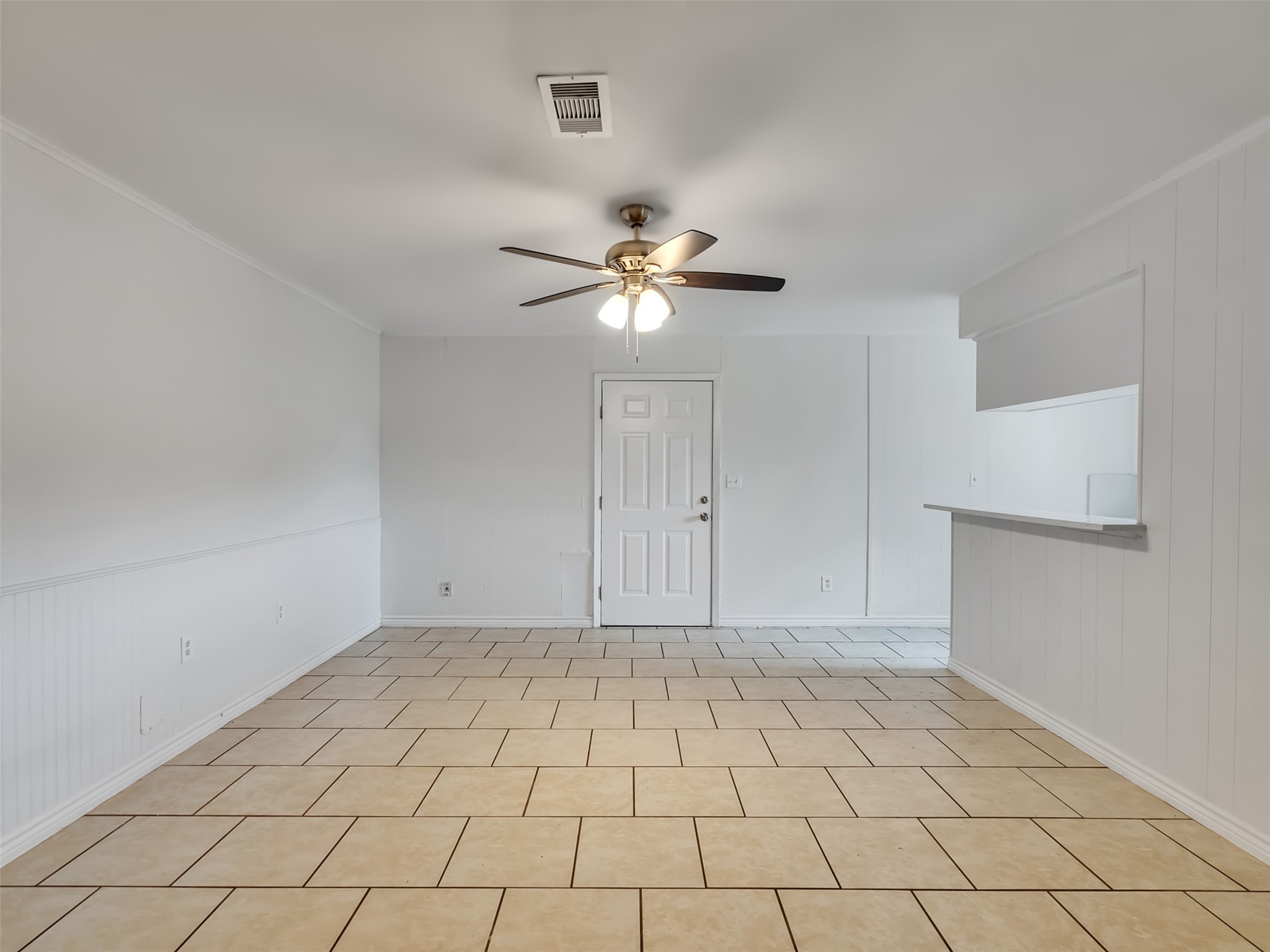 502 N Oak Street Property Photo 6