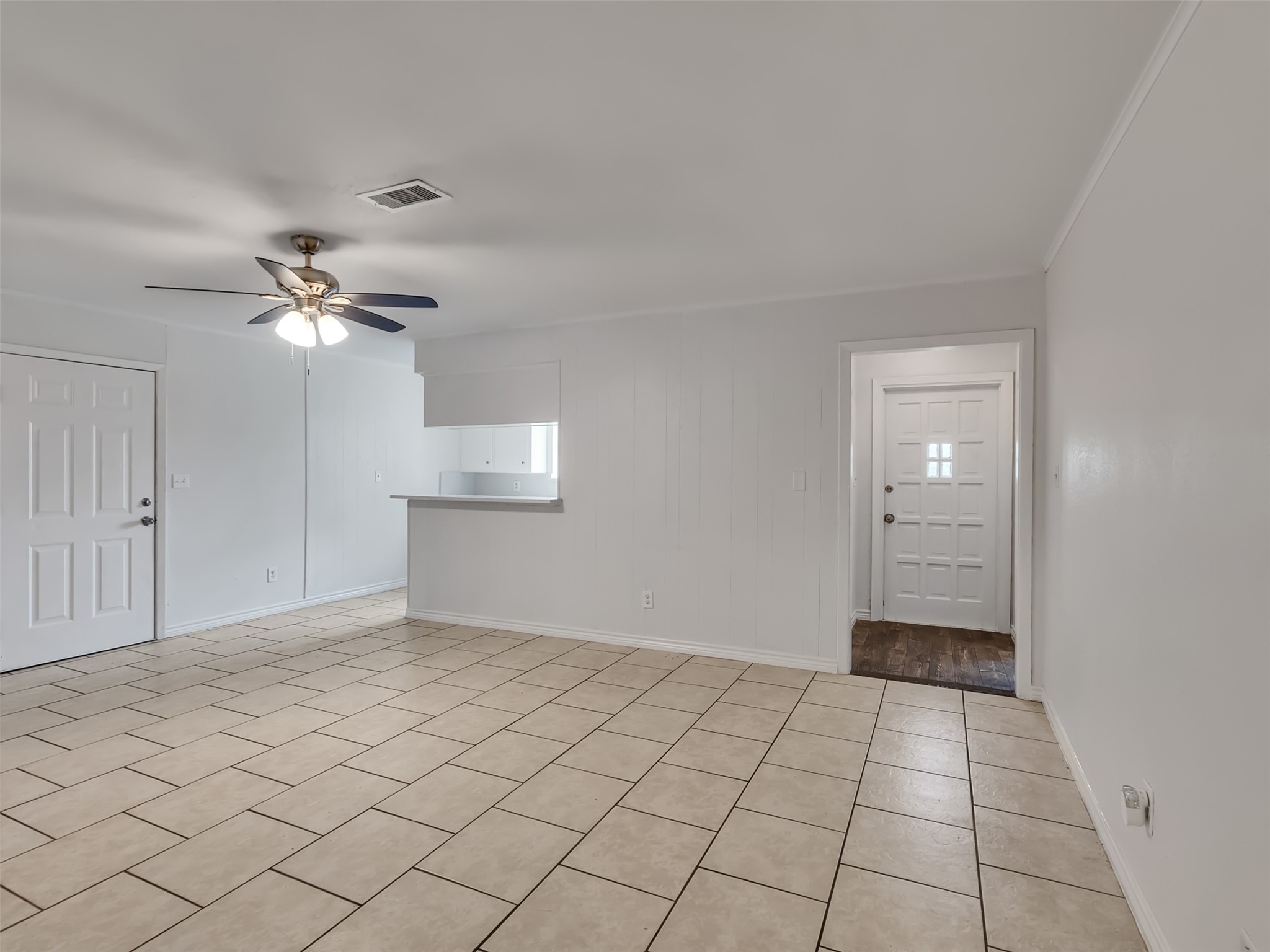 502 N Oak Street Property Photo 8