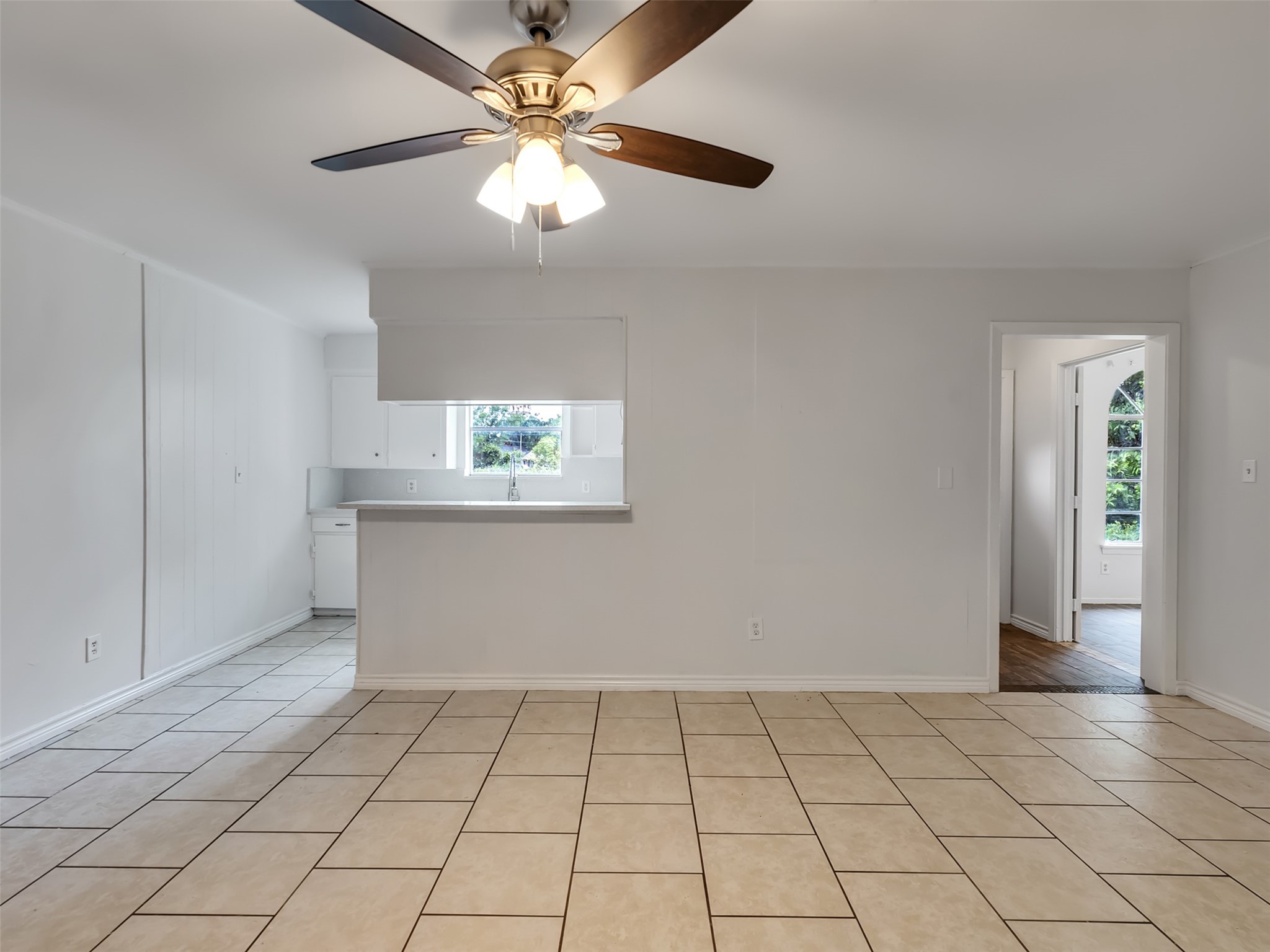 502 N Oak Street Property Photo 9