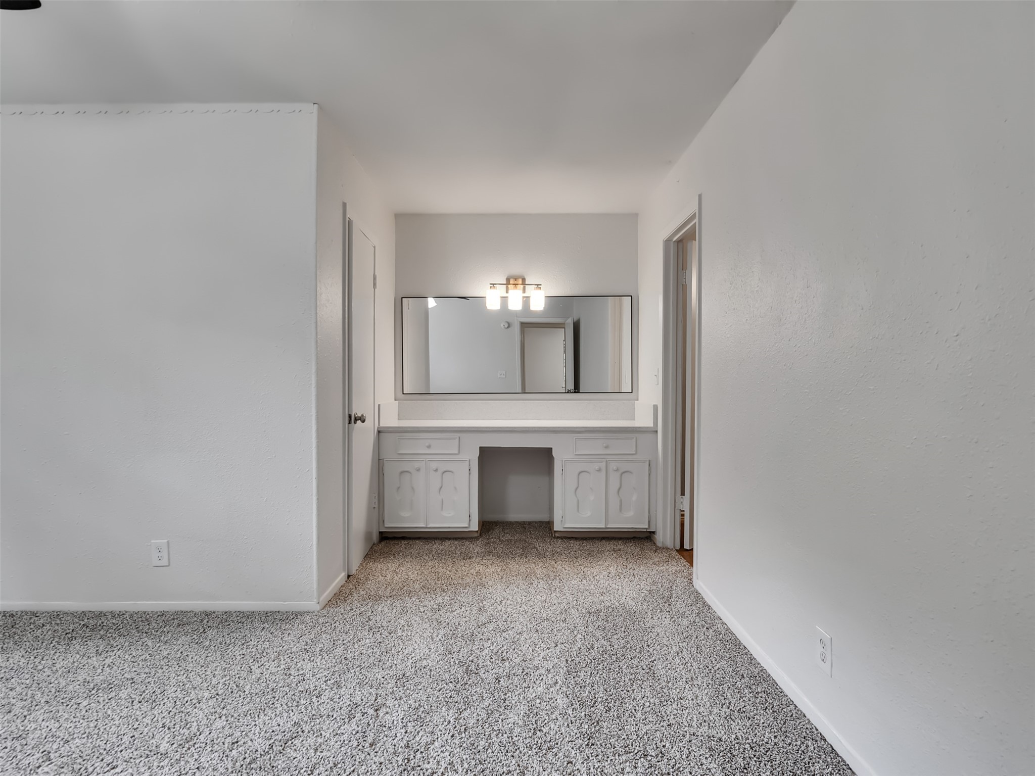 502 N Oak Street Property Photo 16