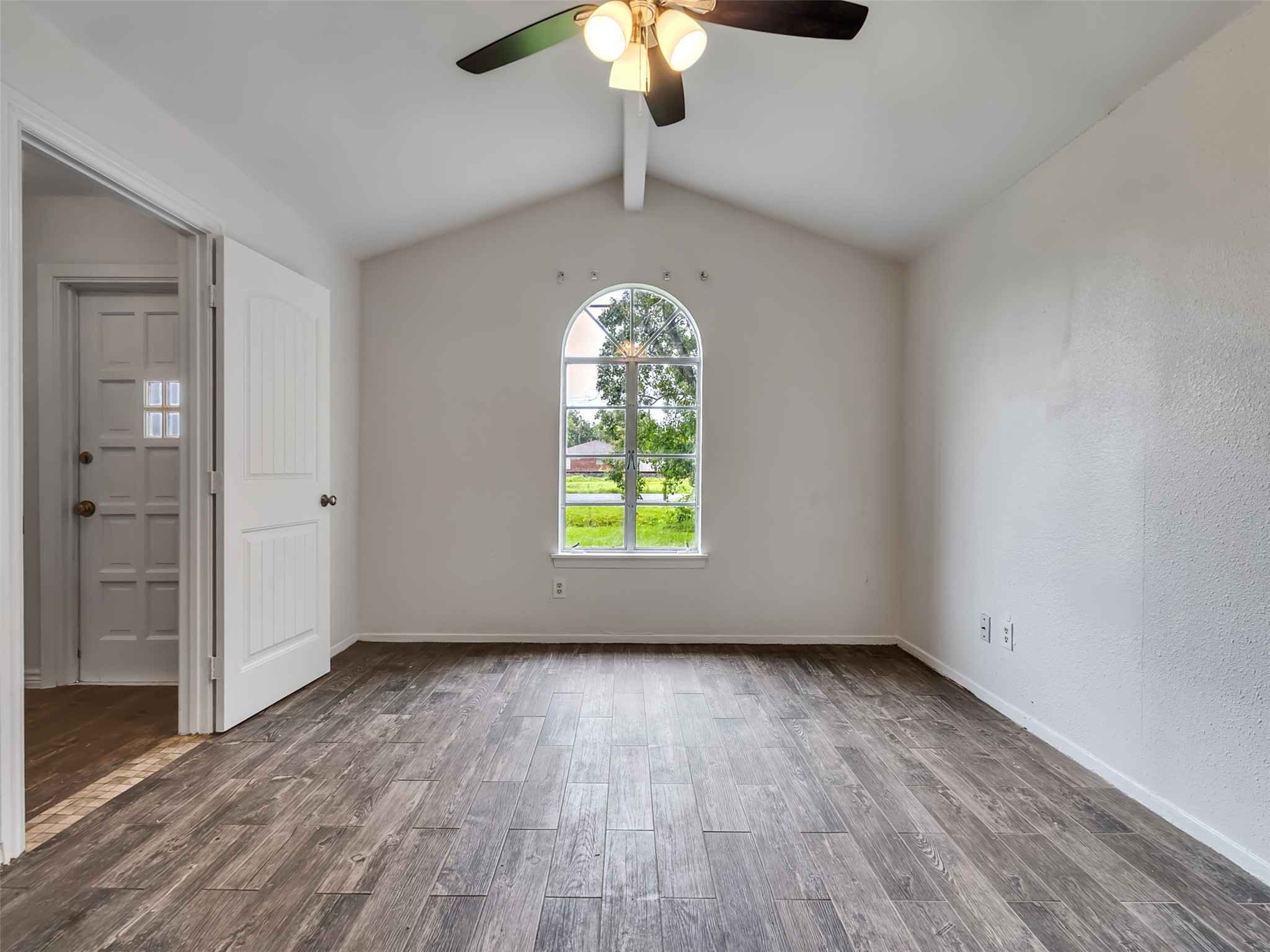 502 N Oak Street Property Photo 24
