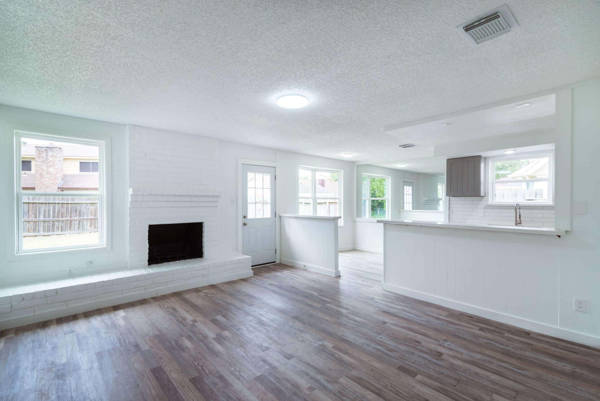15910 Plagens Lane Property Photo 3