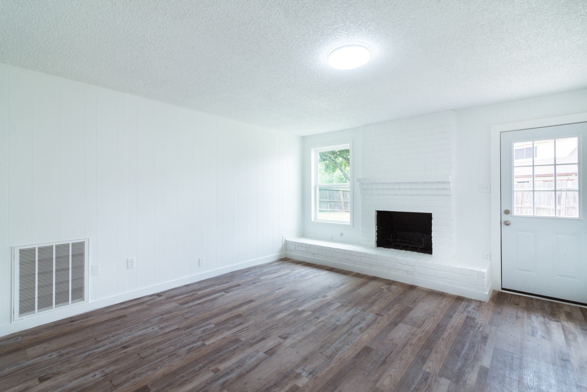 15910 Plagens Lane Property Photo 4