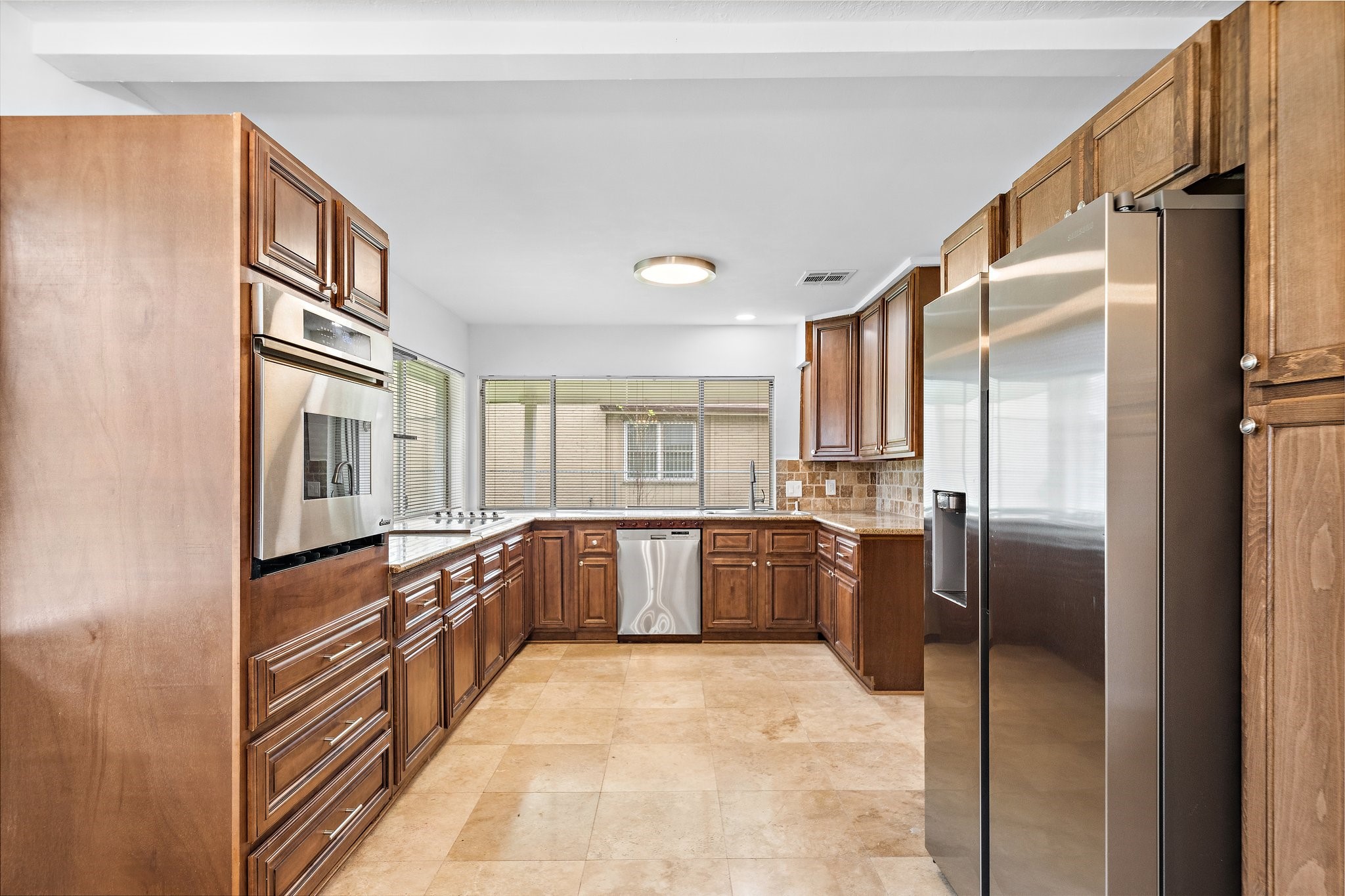 7810 Antoine Drive Property Photo 4