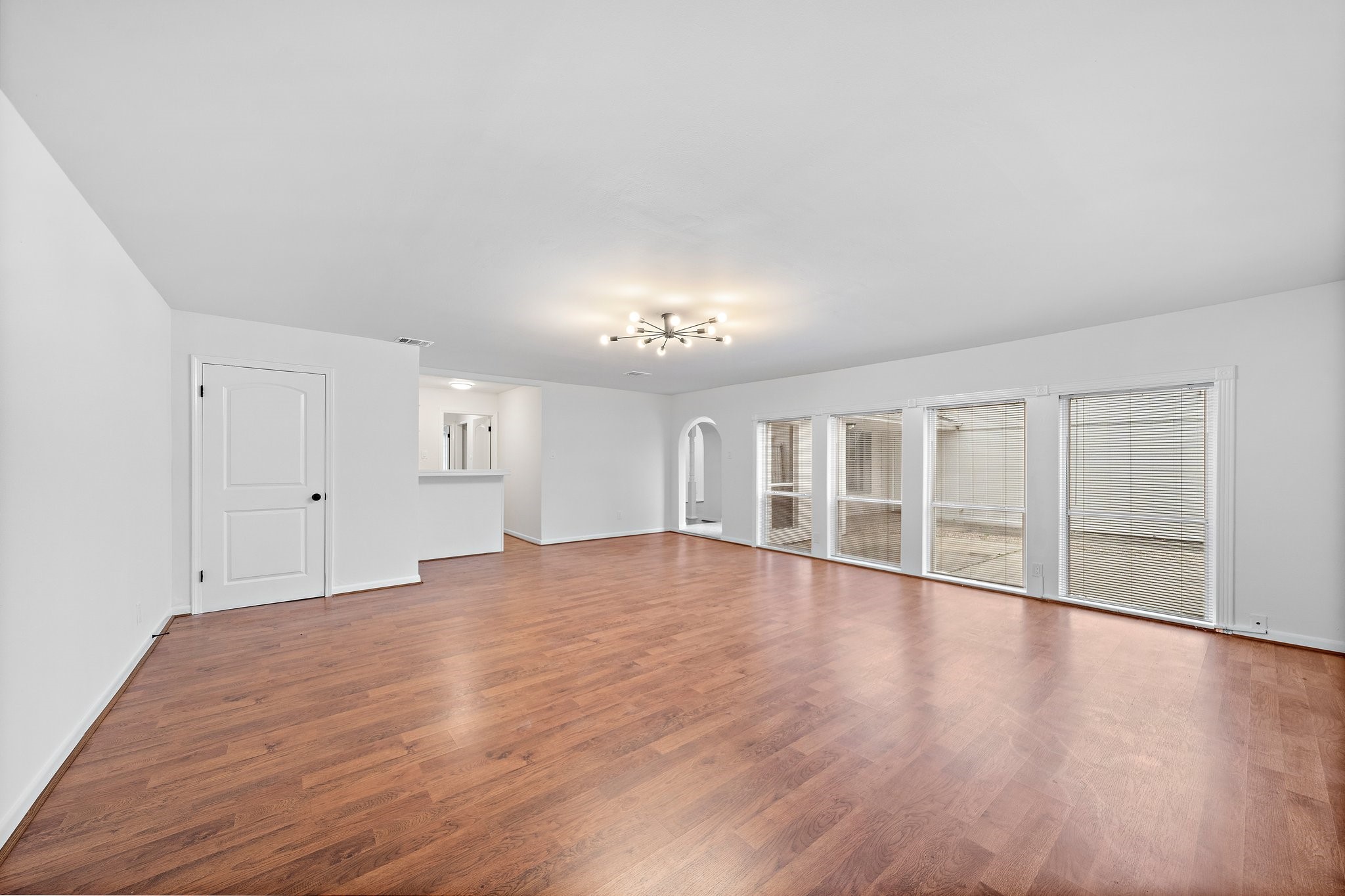 7810 Antoine Drive Property Photo 8