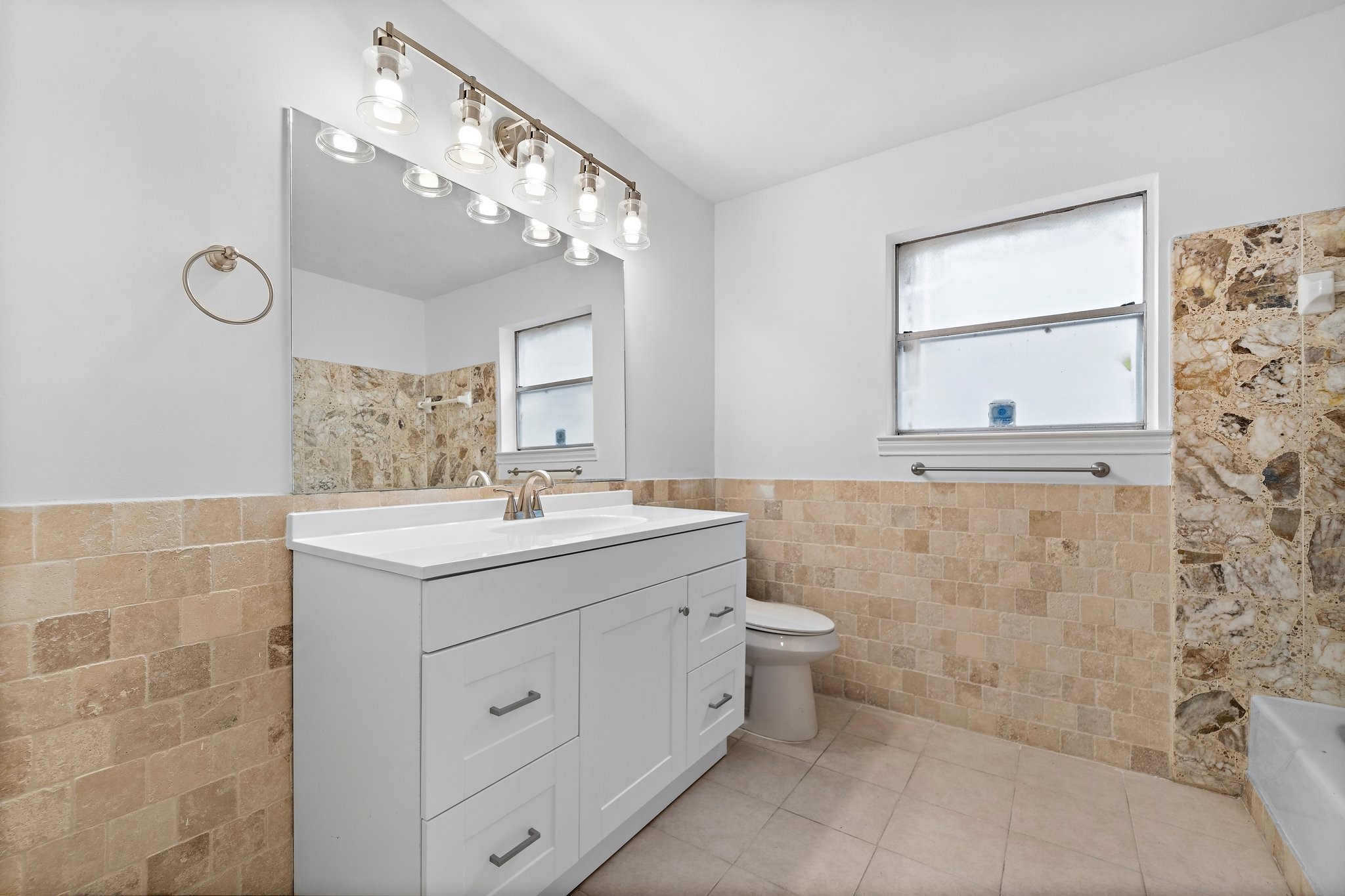 7810 Antoine Drive Property Photo 11