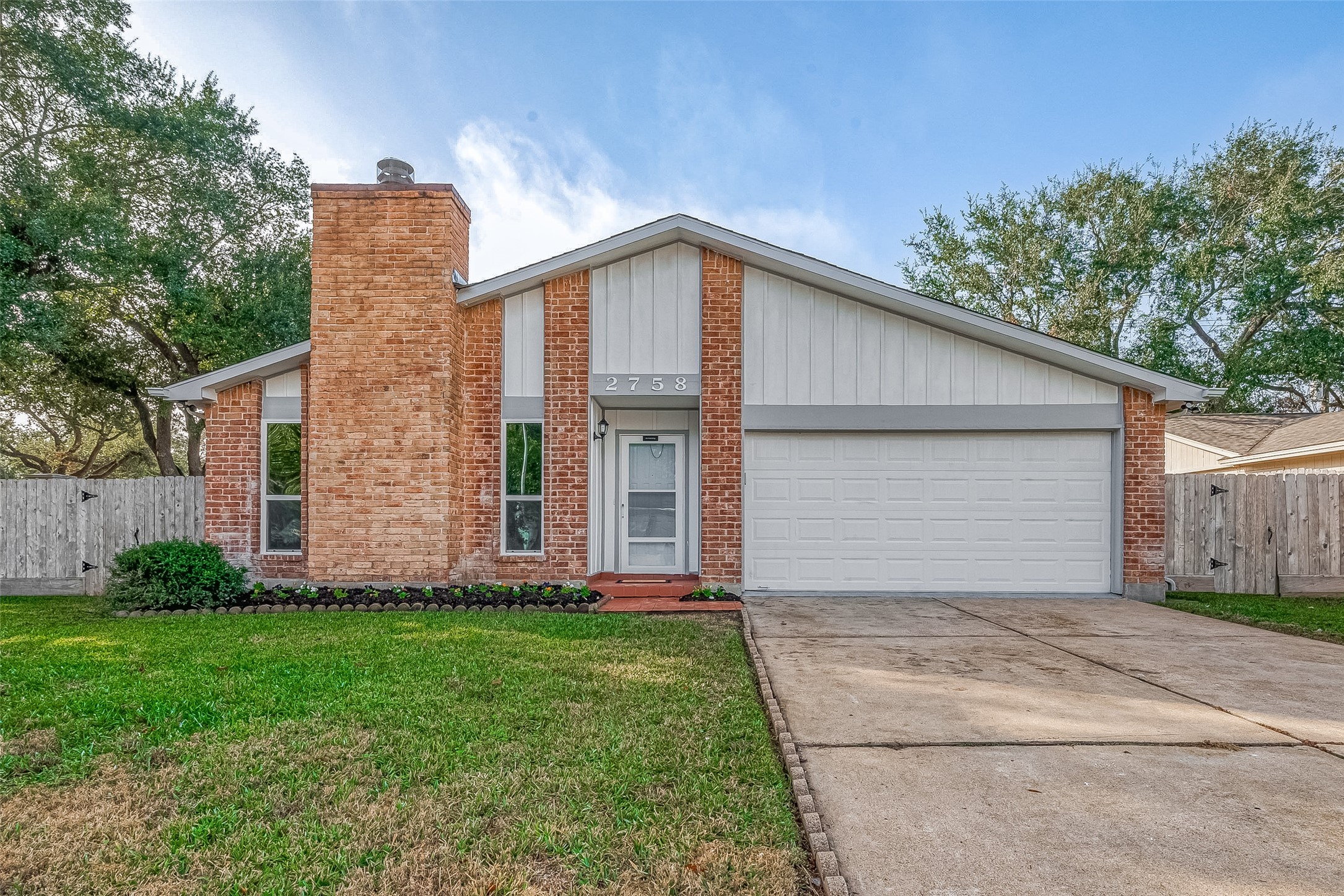 2758 Quarry Hill Road Property Photo 1