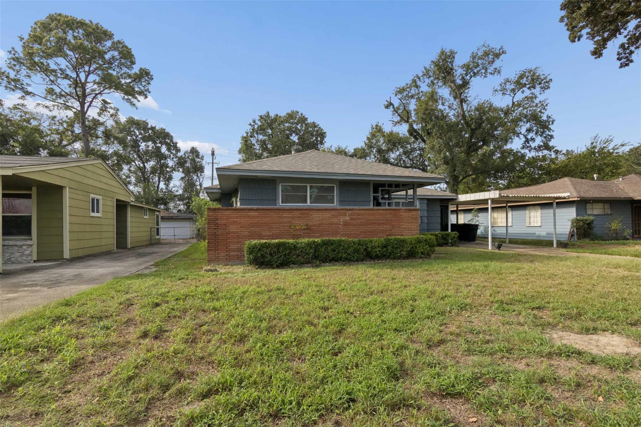 5310 Newkirk Lane Property Photo 4