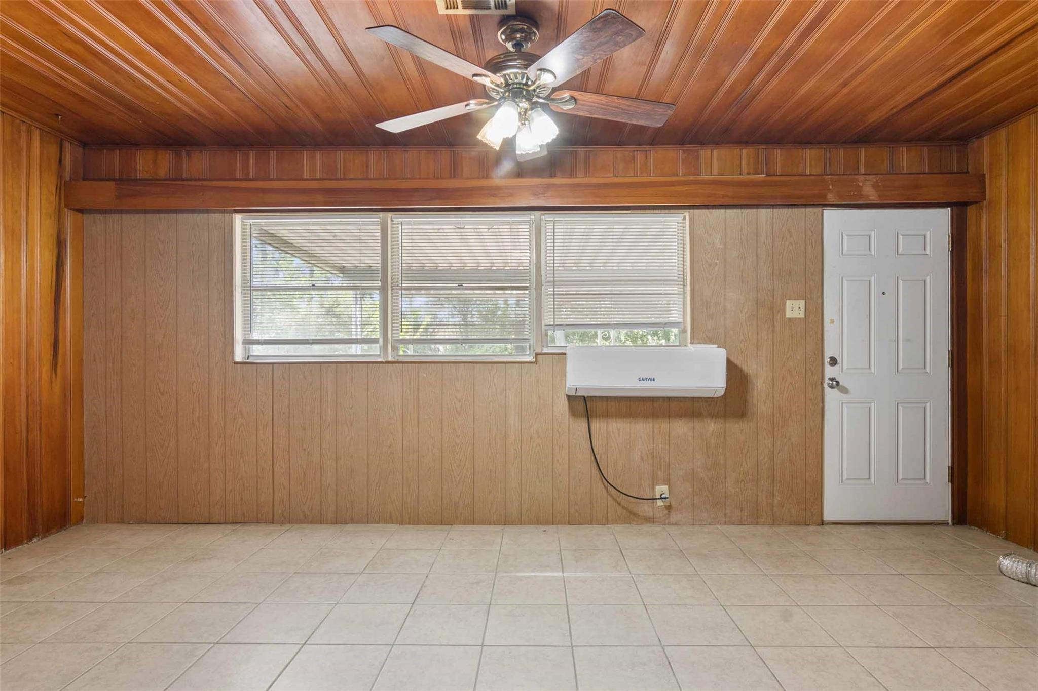 5310 Newkirk Lane Property Photo 8