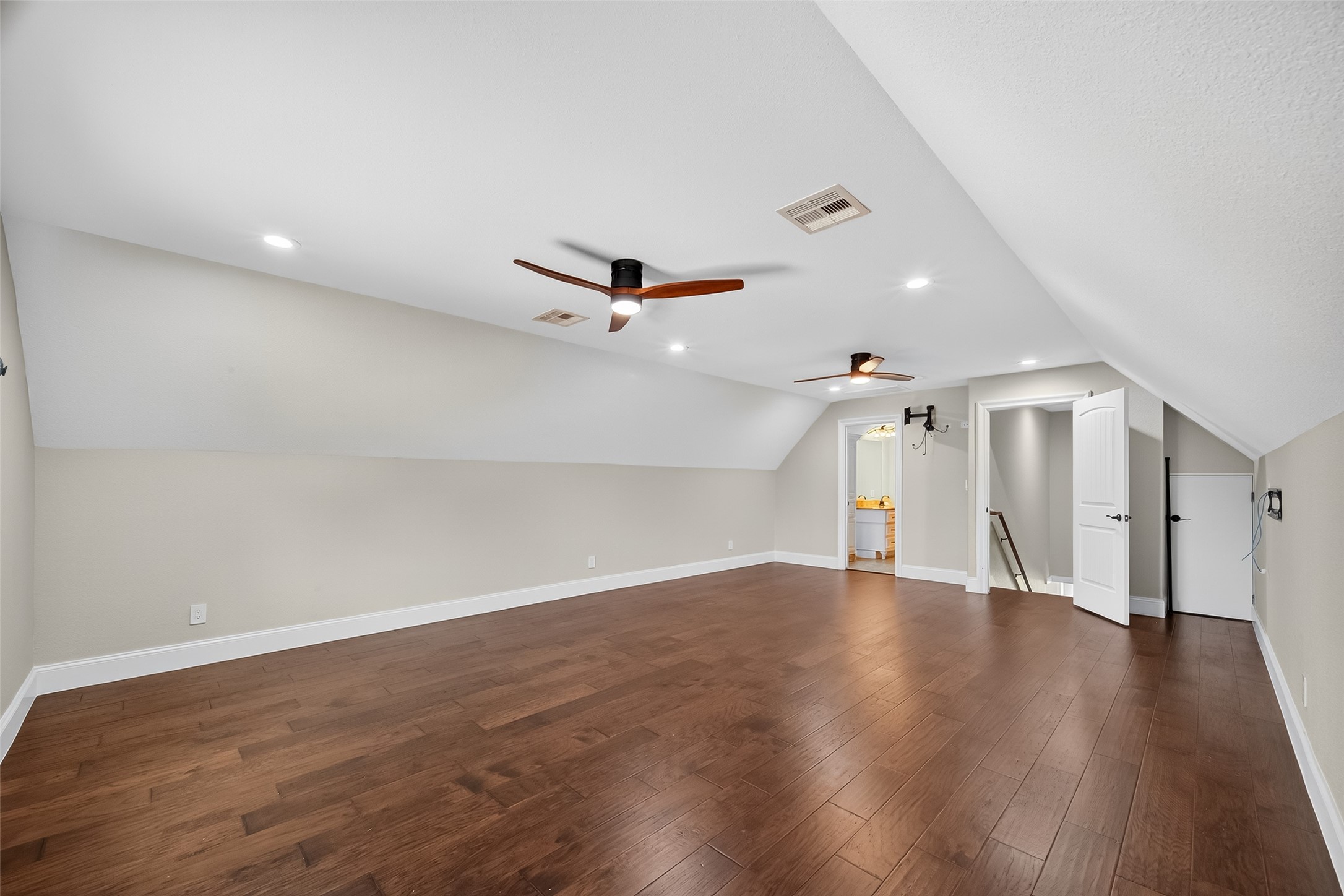 225 S Front Street Property Photo 19