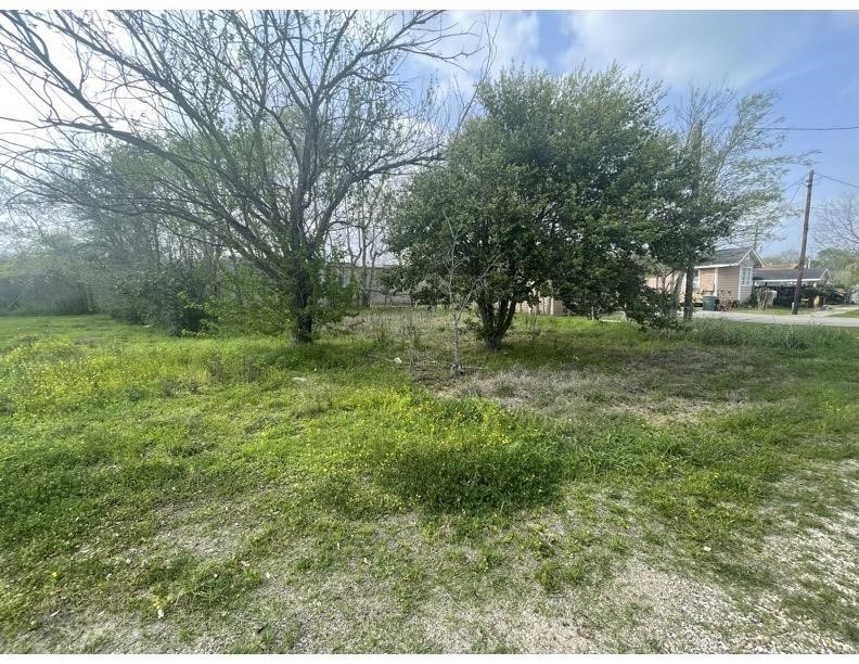 63 Oakland Street Property Photo 4