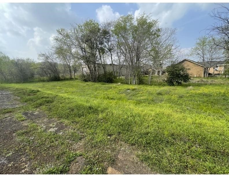 63 Oakland Street Property Photo 6
