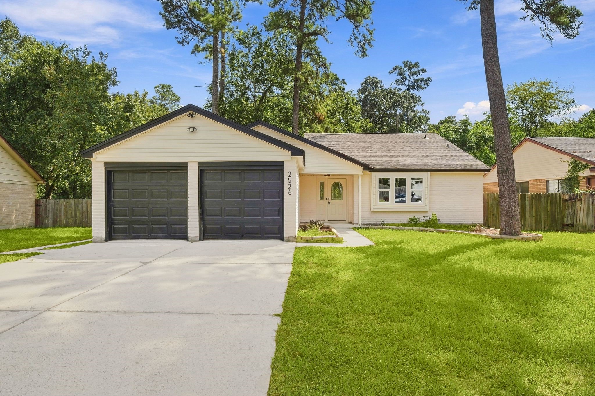 2526 Rambling Brook Drive Property Photo 1