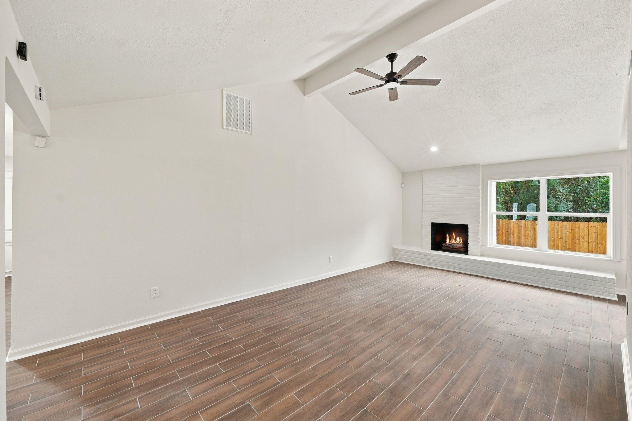 2526 Rambling Brook Drive Property Photo 4