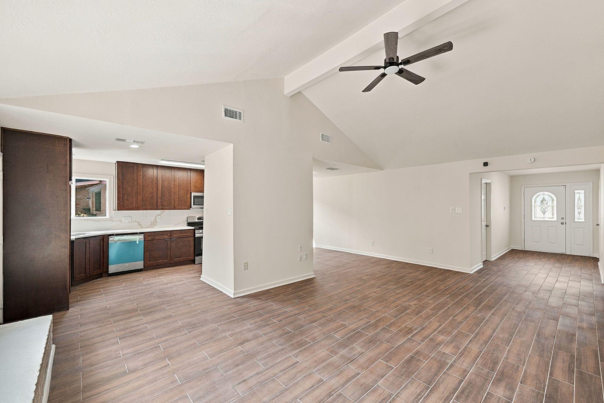 2526 Rambling Brook Drive Property Photo 6
