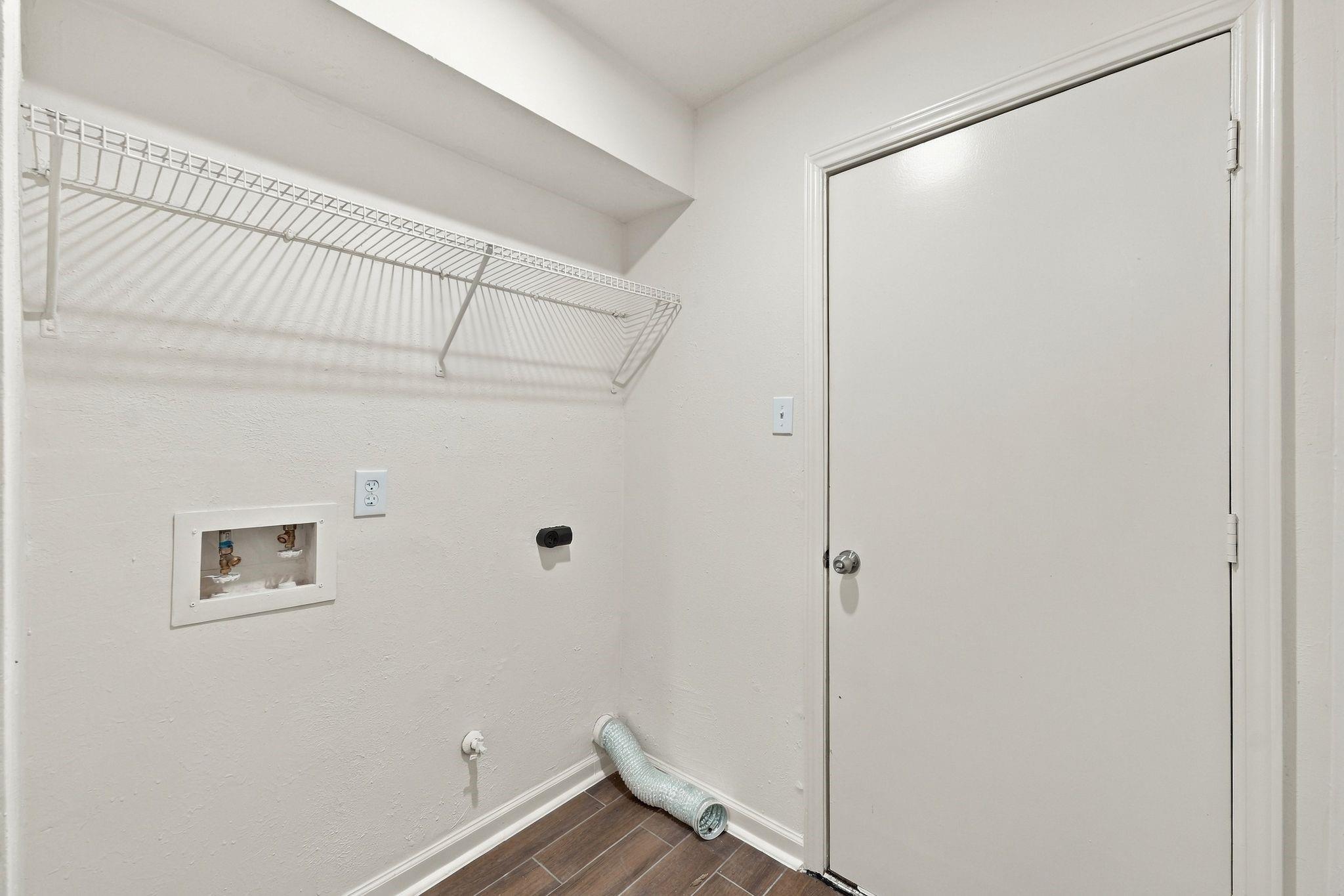 2526 Rambling Brook Drive Property Photo 16