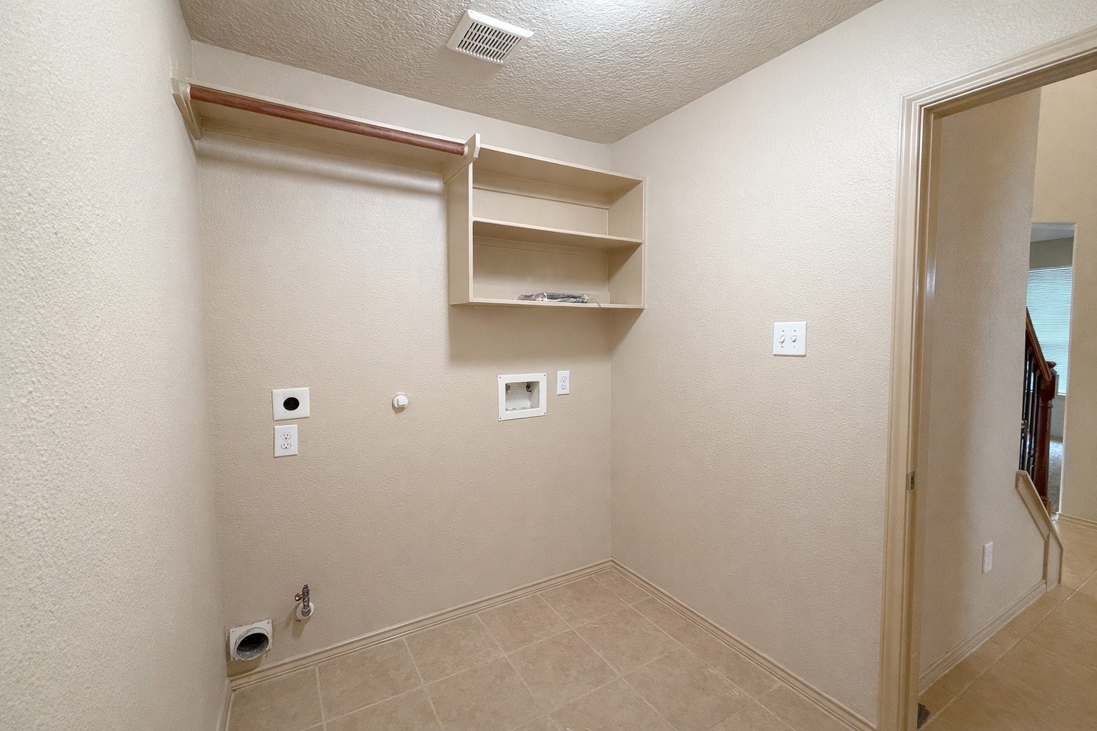 11922 Harristown Dr Property Photo 6