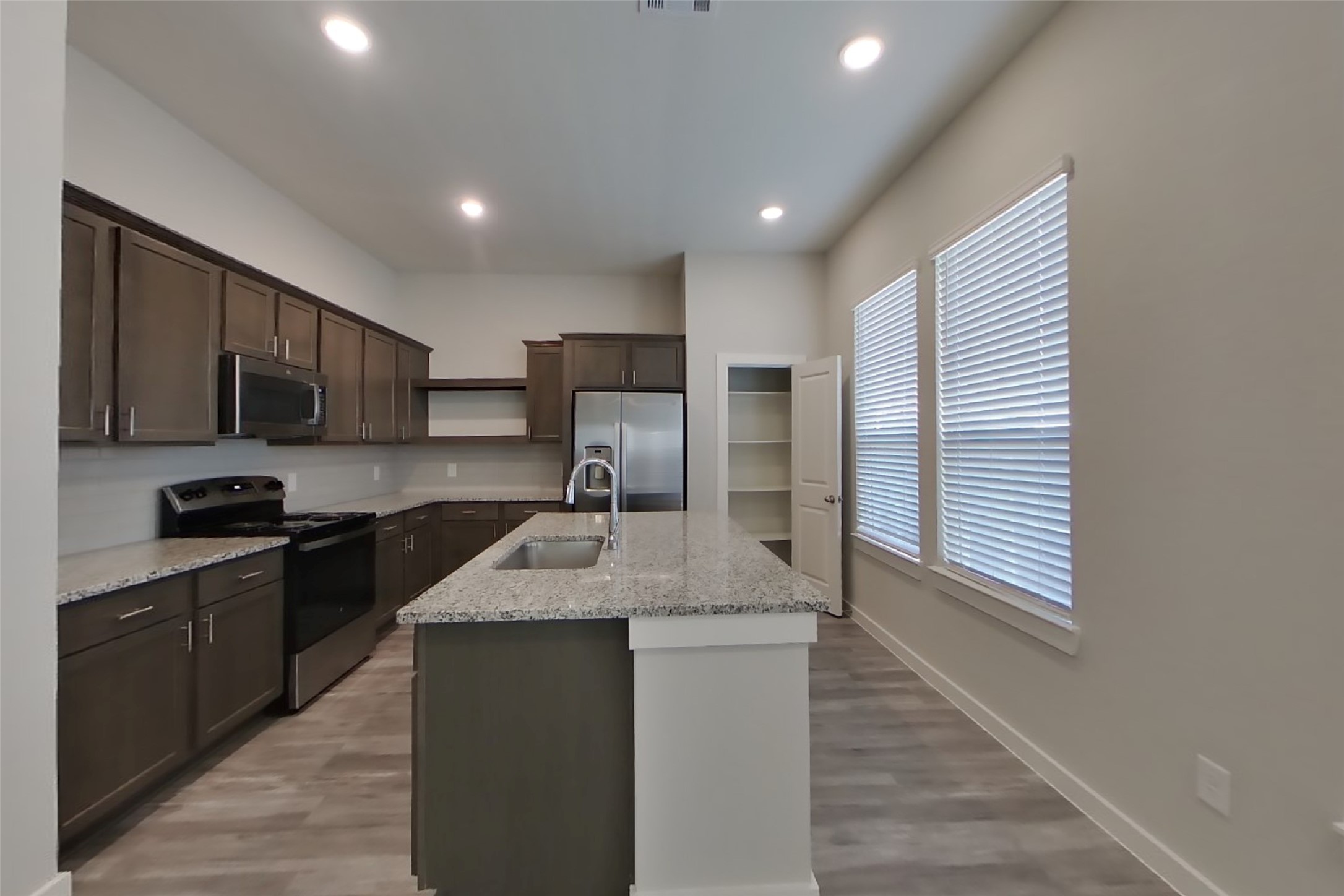 9835 Willow Creek Commerce Drive 420 Property Photo 5