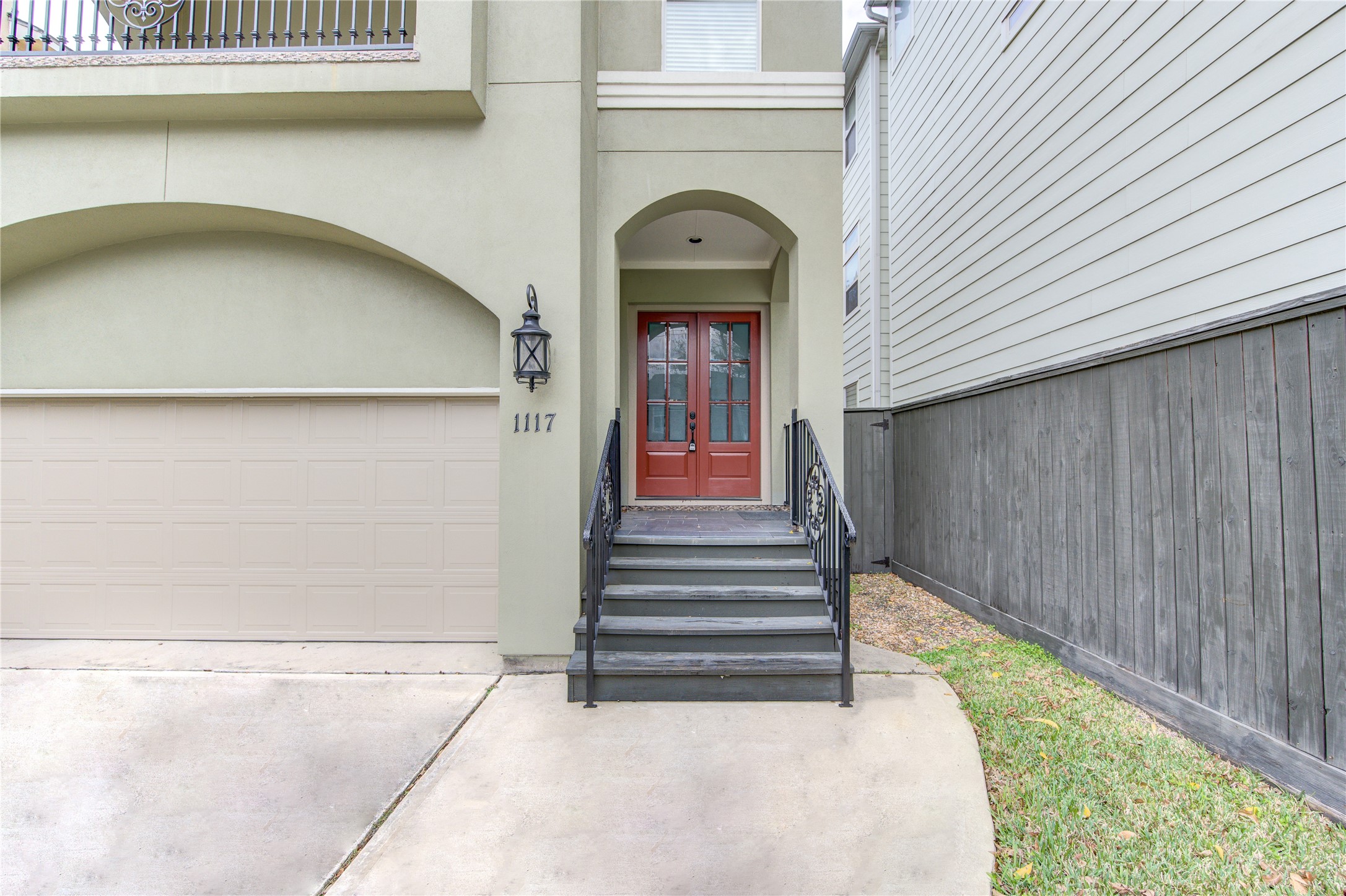 1117 W 18th Street Property Photo 3