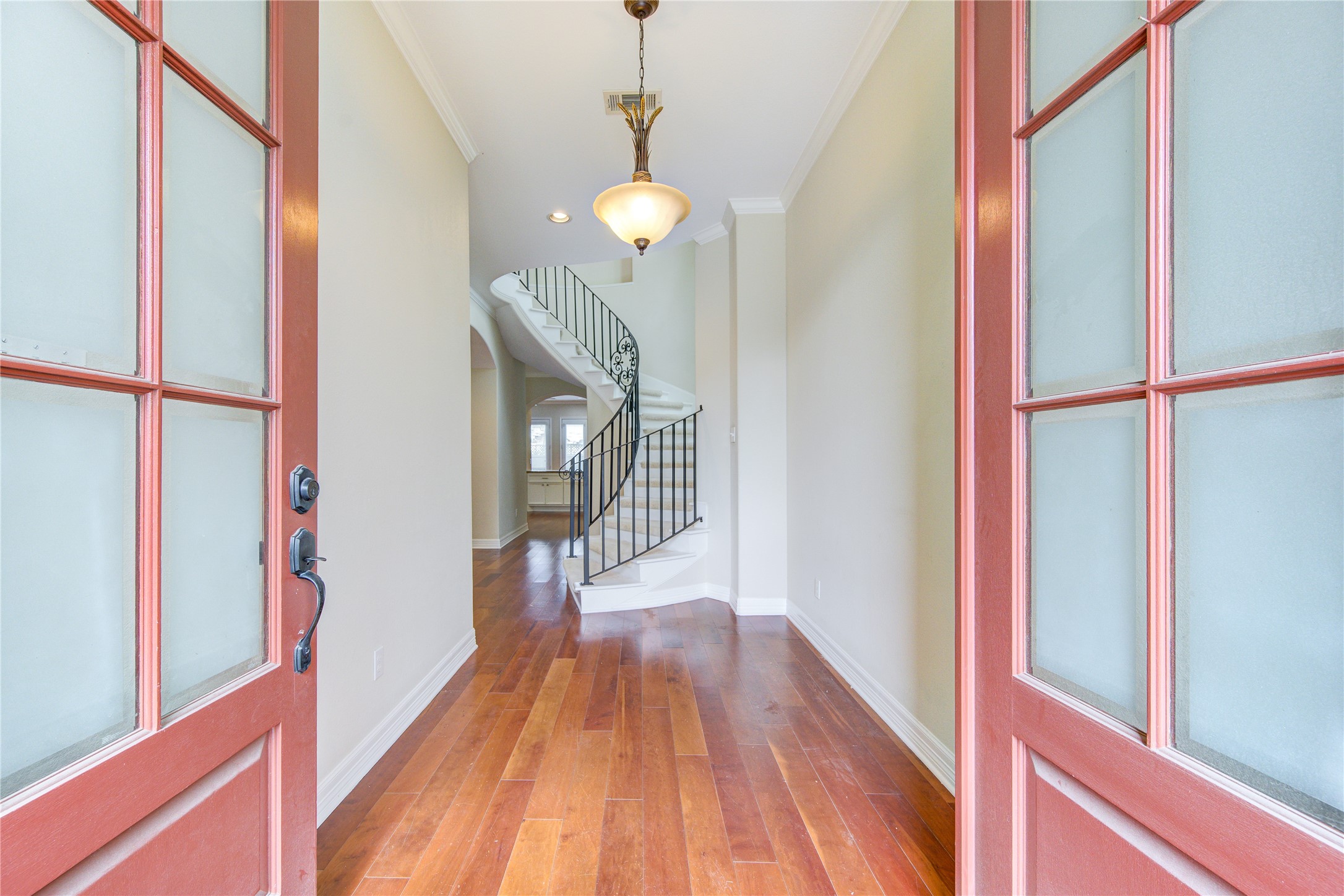 1117 W 18th Street Property Photo 4