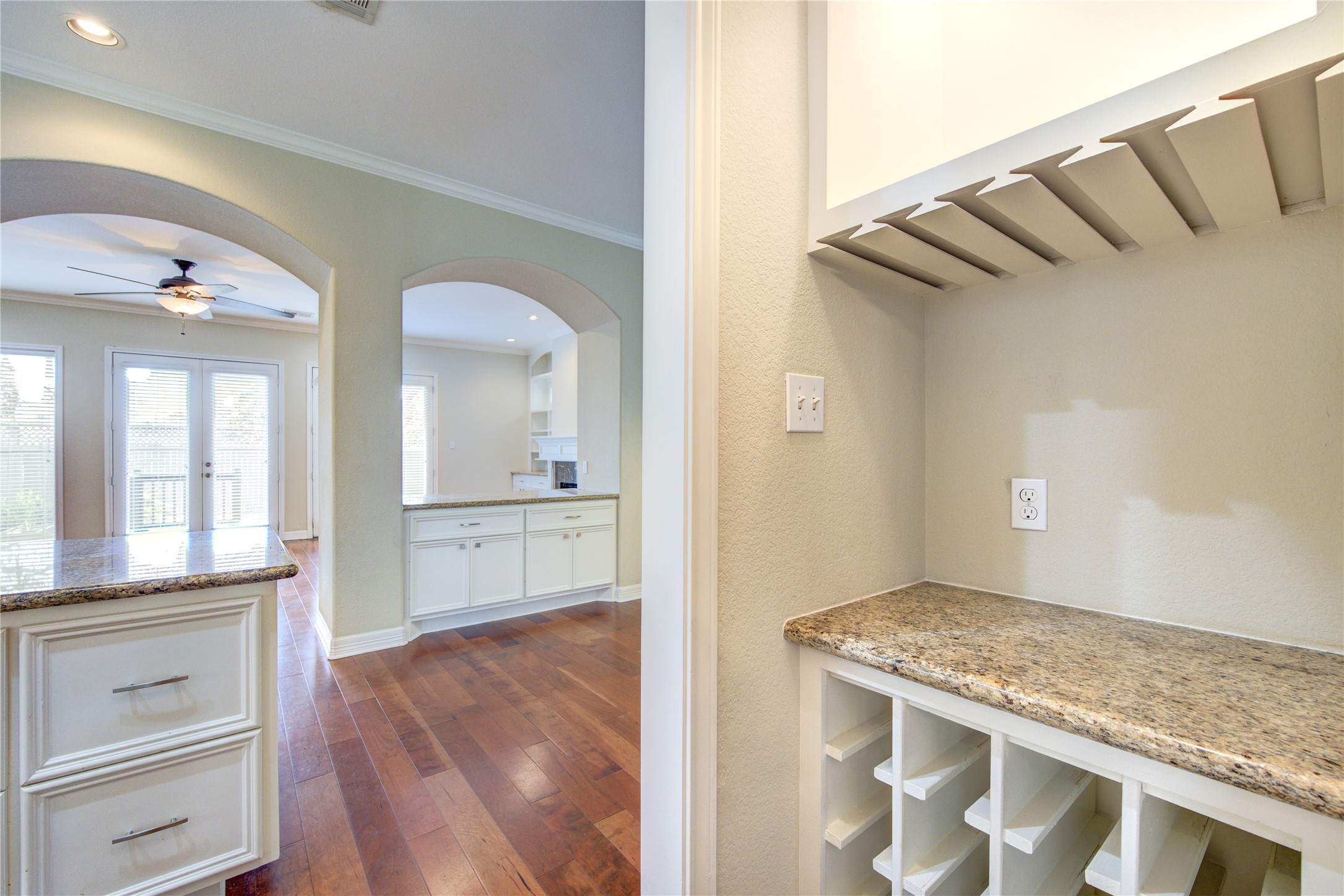 1117 W 18th Street Property Photo 7