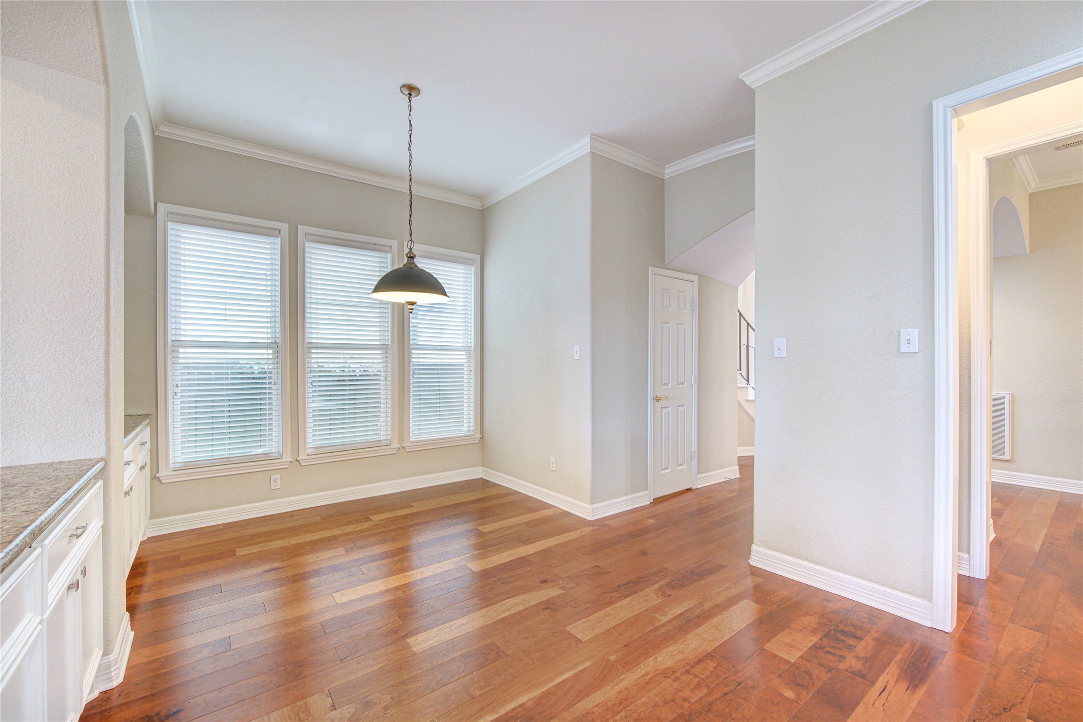 1117 W 18th Street Property Photo 9
