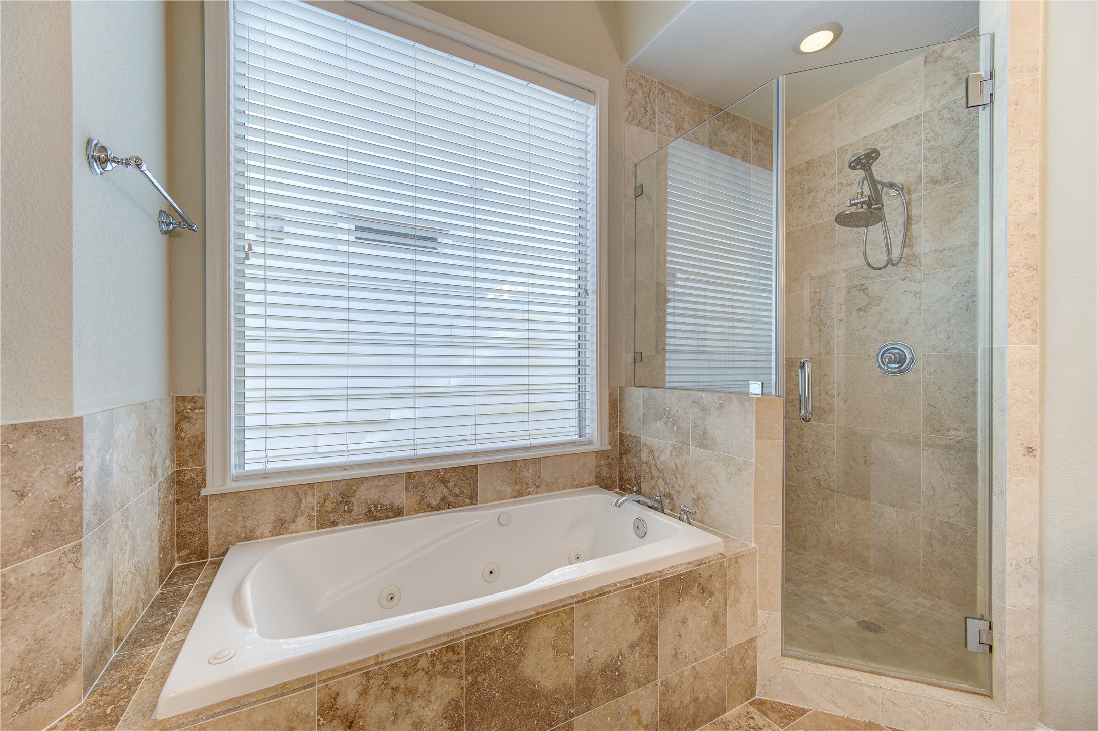 1117 W 18th Street Property Photo 22