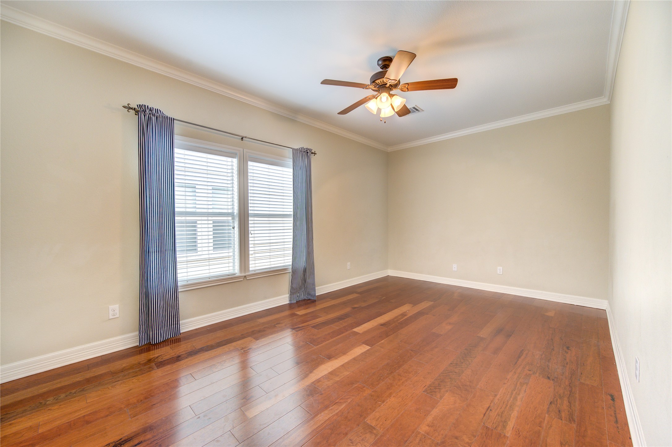 1117 W 18th Street Property Photo 25