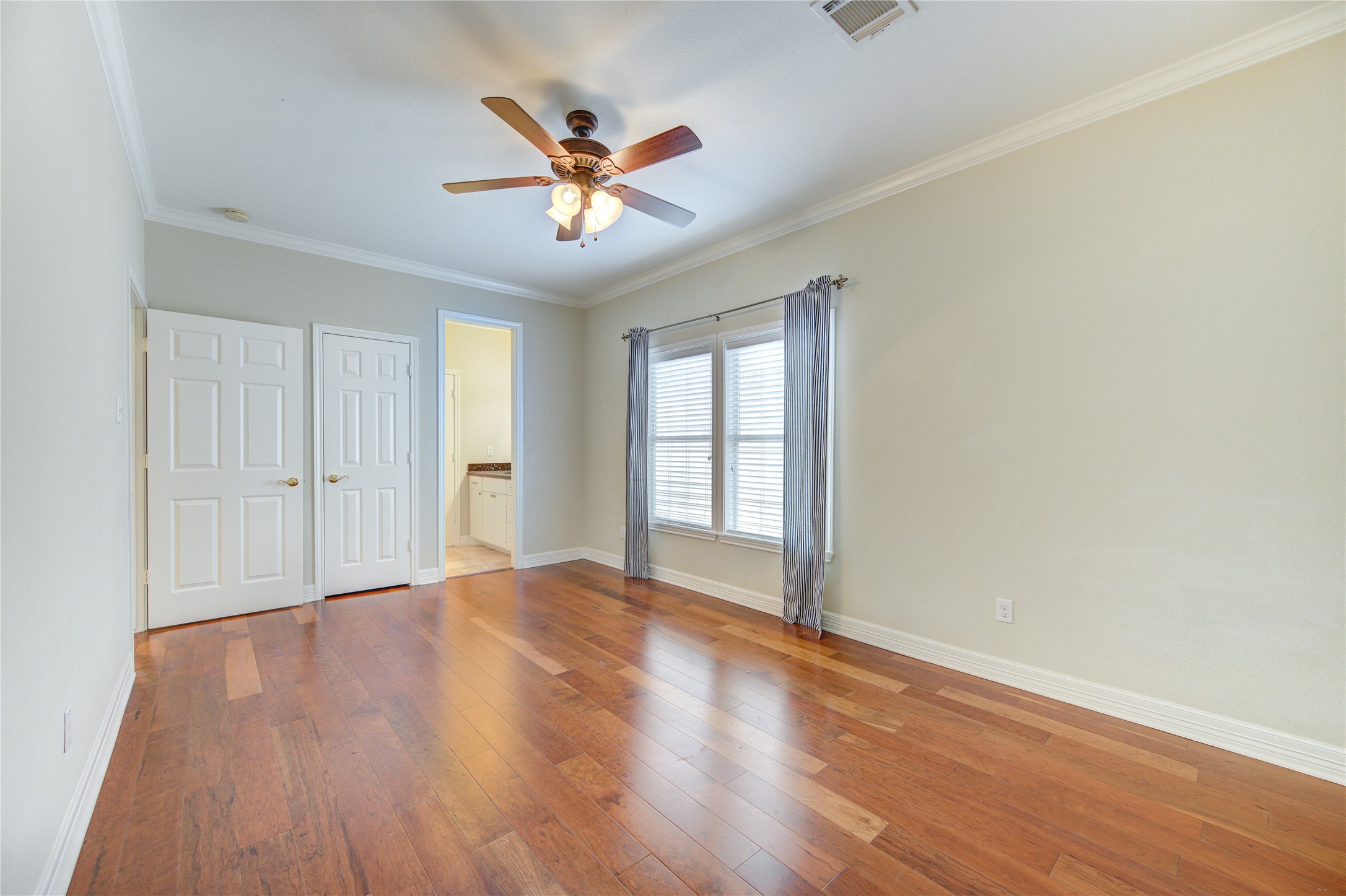 1117 W 18th Street Property Photo 27