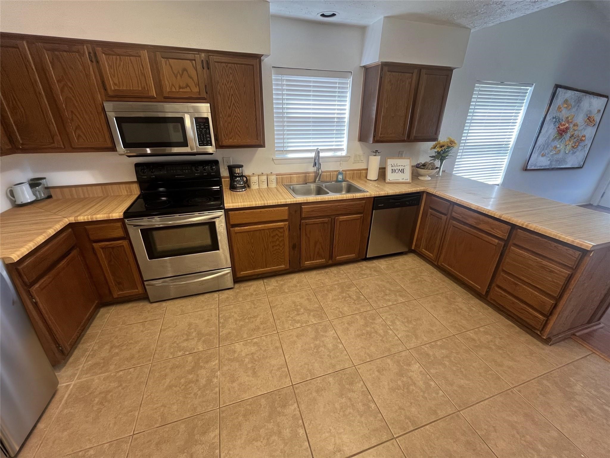 13930 Old Village Lane Property Photo 4
