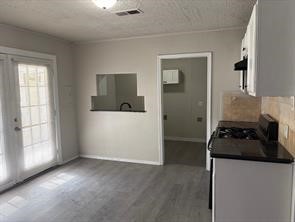 5406 Lyndhurst Drive Property Photo 3