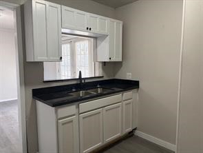 5406 Lyndhurst Drive Property Photo 5