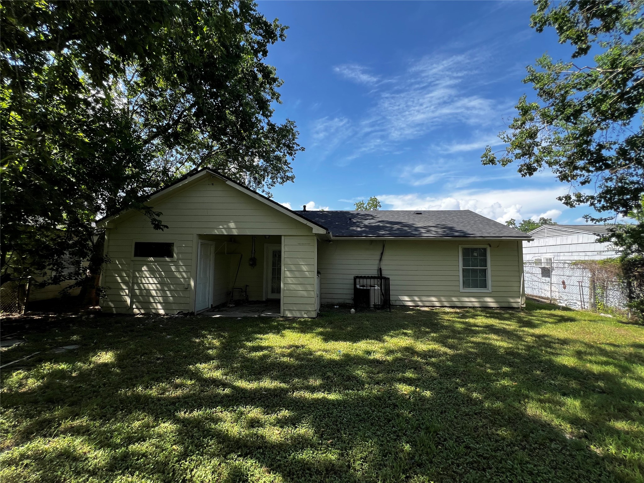 5406 Lyndhurst Drive Property Photo 17