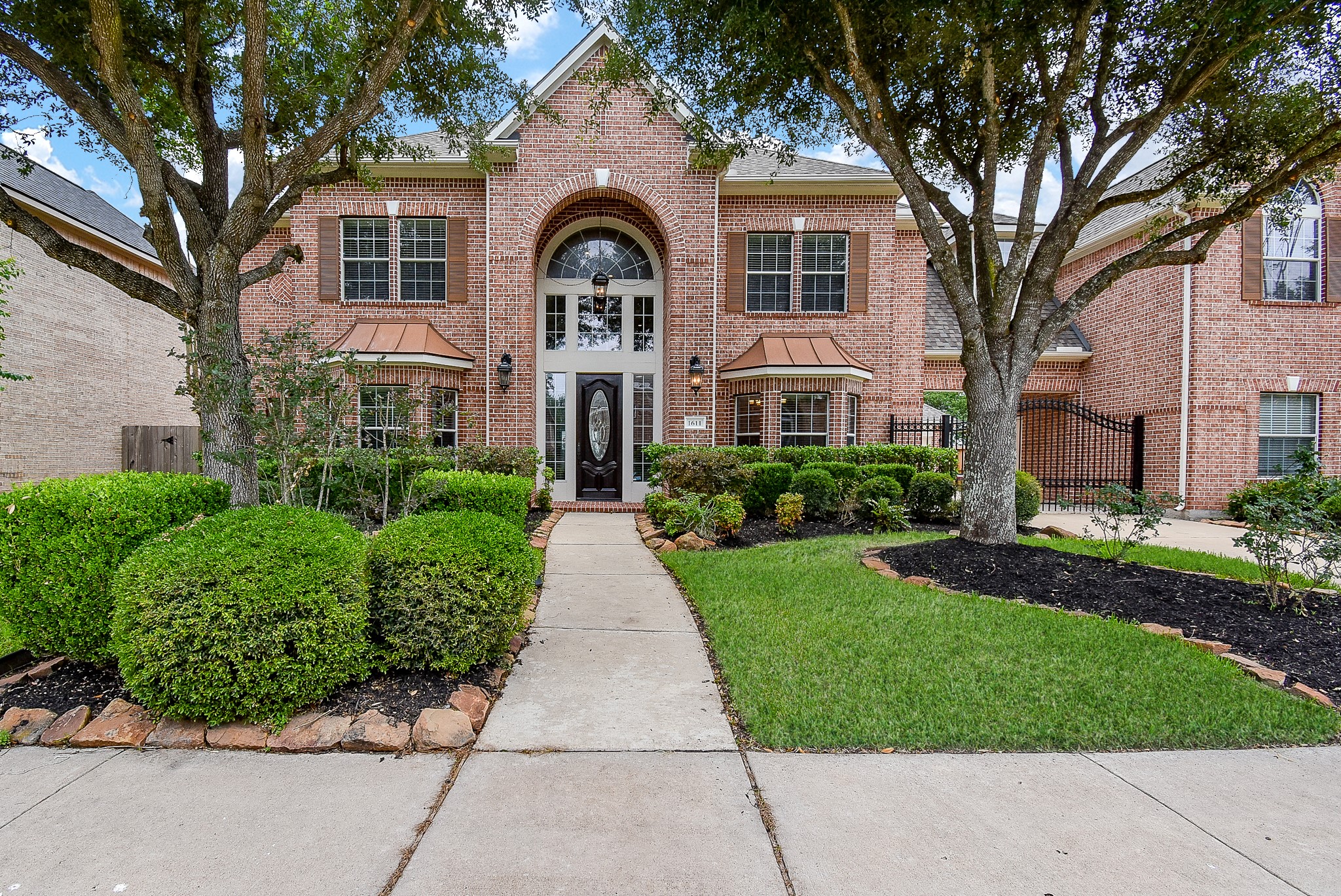 1611 Whitfield Street Property Photo 1
