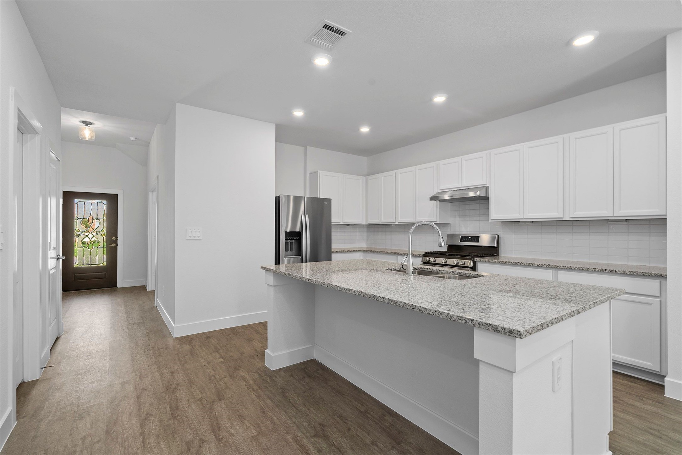 906 Golden Willow Property Photo 8