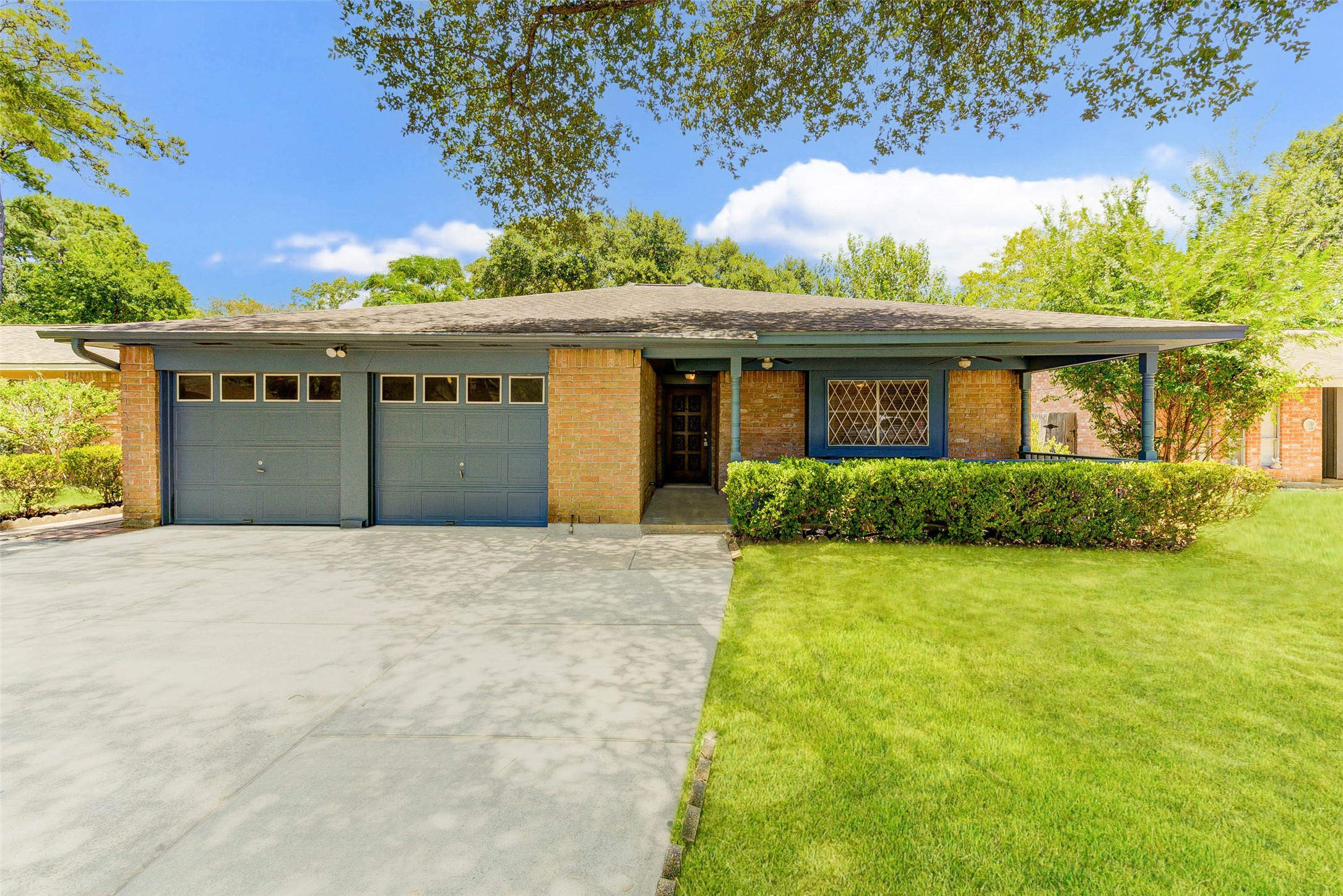 23114 Ludgate Drive Property Photo 1