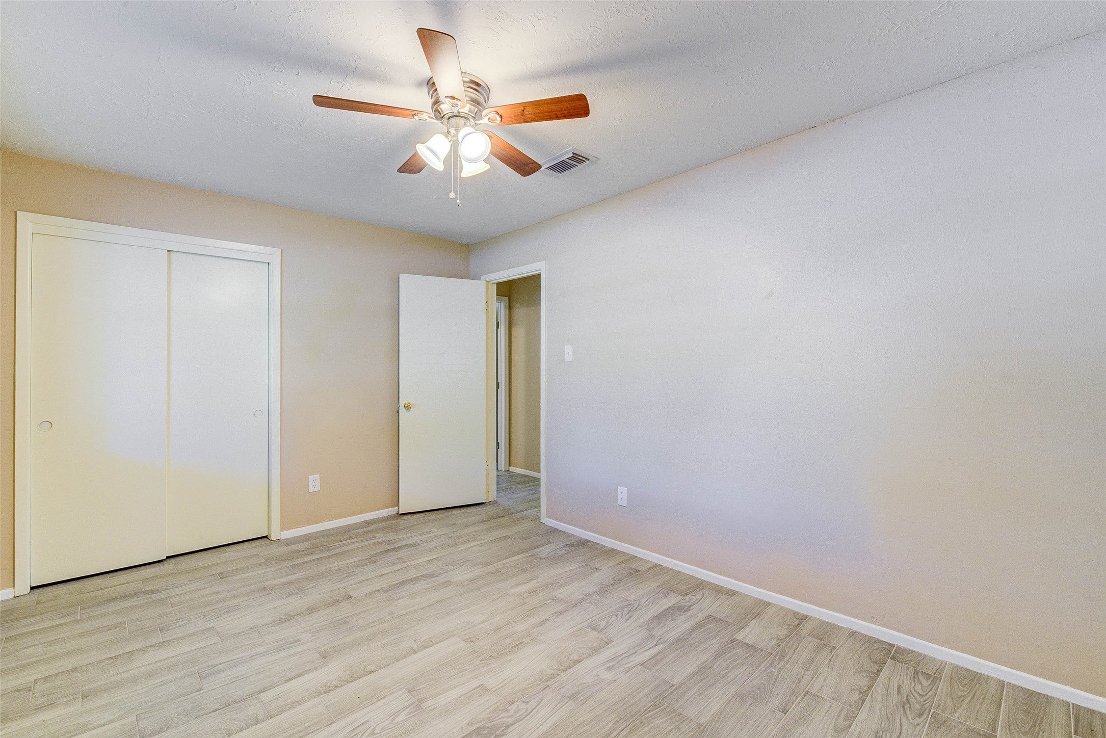 23114 Ludgate Drive Property Photo 19