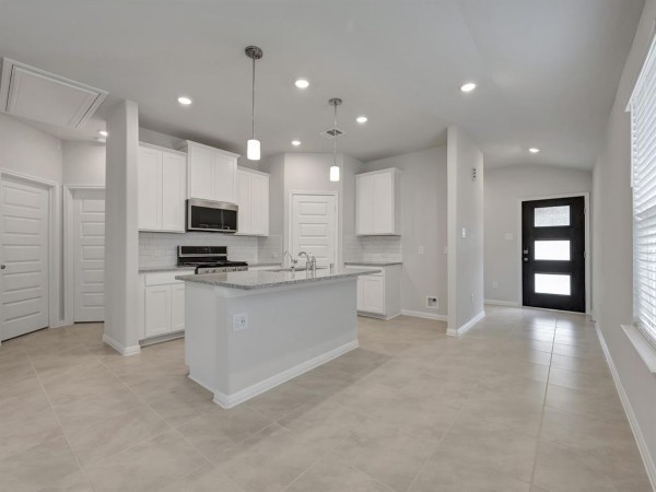 18564 Meadow Point Lane Property Photo 4