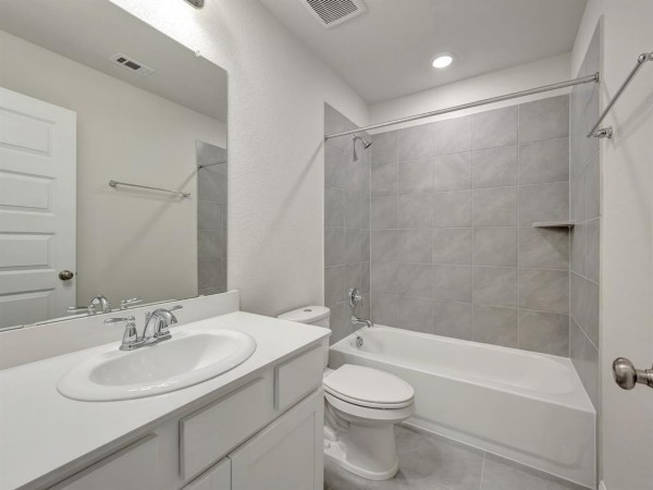 18564 Meadow Point Lane Property Photo 13
