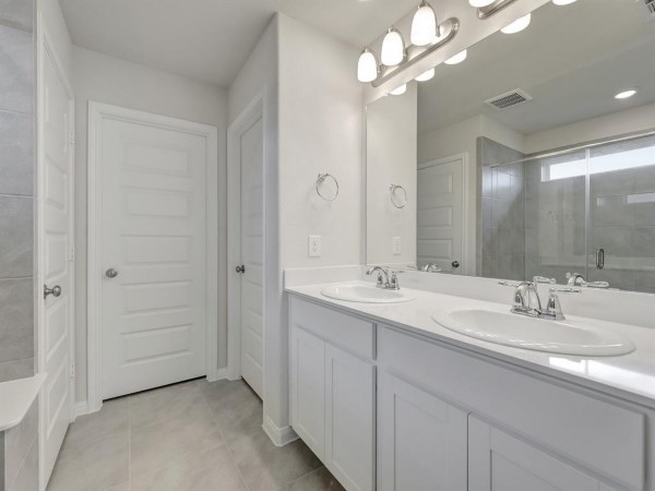 18564 Meadow Point Lane Property Photo 16