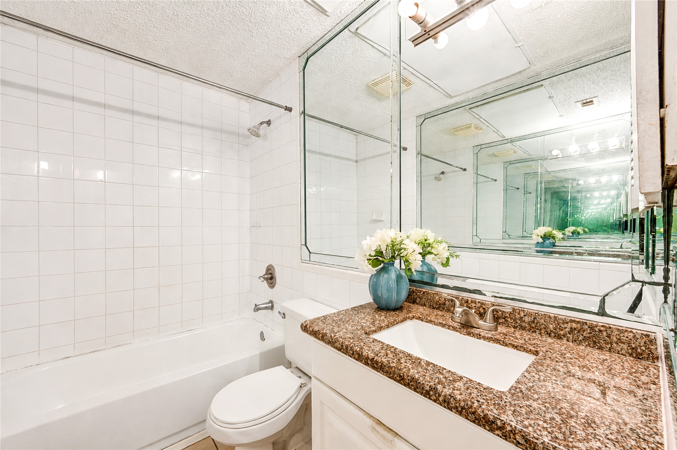 3741 Thistlemont Drive Property Photo 15